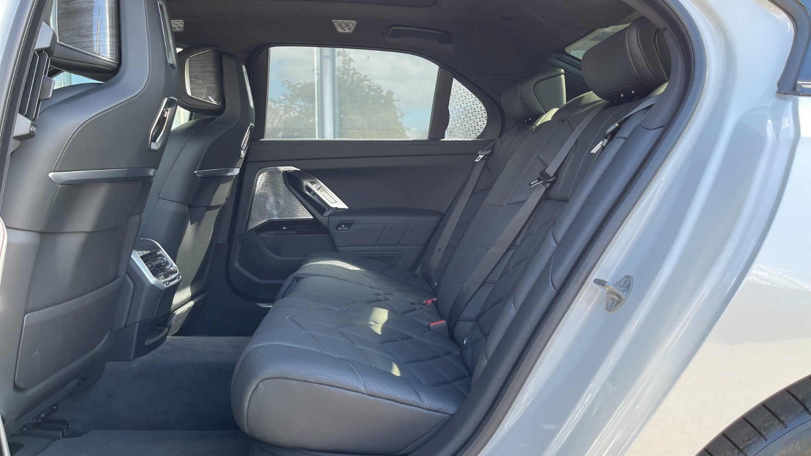 BMW i7 xDrive60, 544ps, 2023