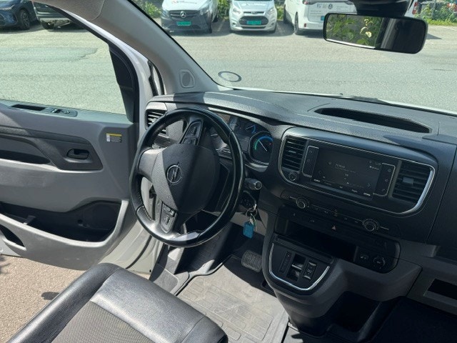 Opel Vivaro-e Panel Van, 136hp, 2021