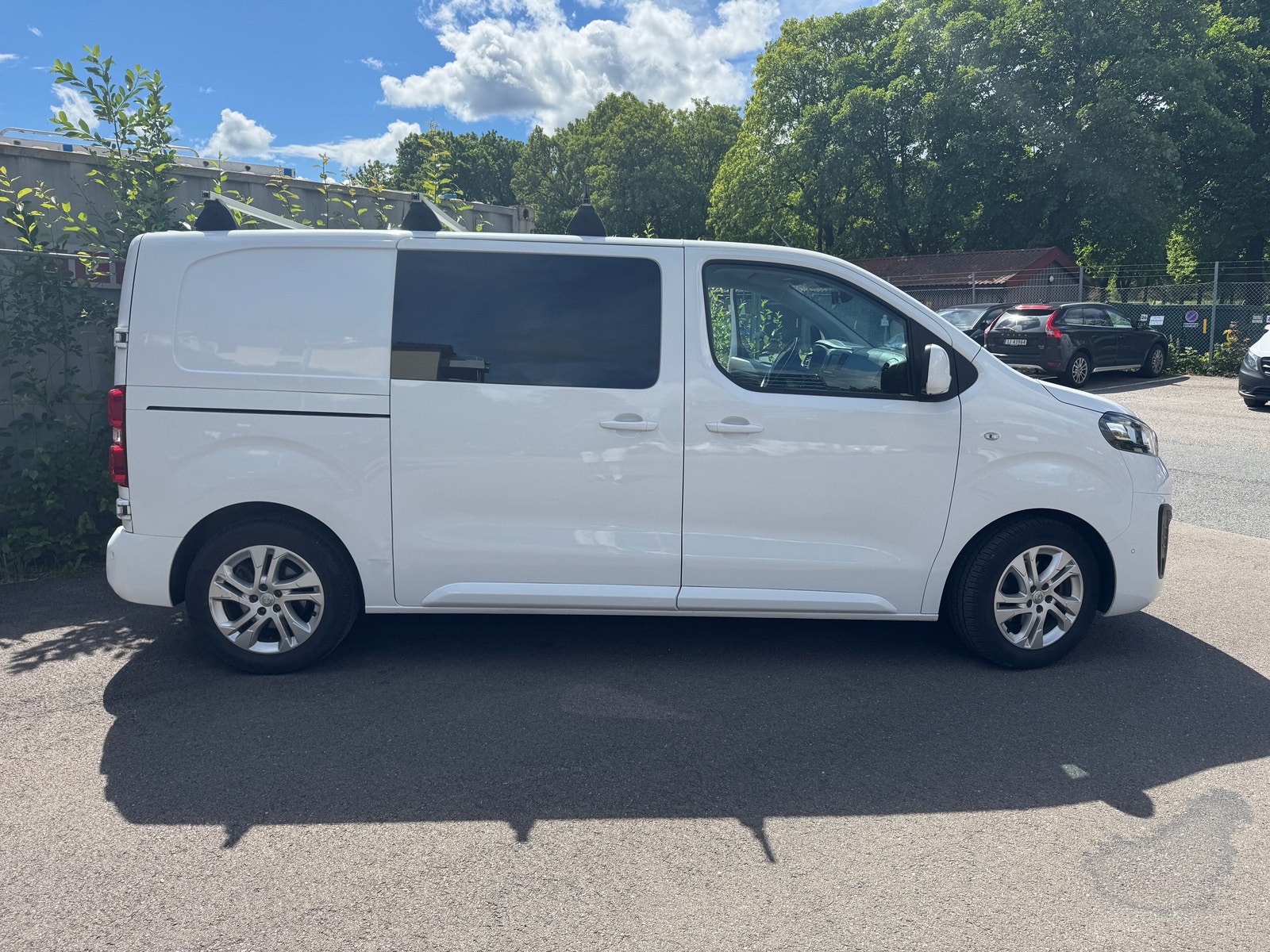 Opel Vivaro-e Panel Van, 136hp, 2021