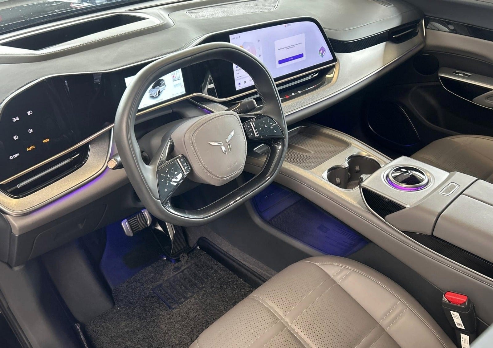 Hongqi EHS7 Long Range 111 kWh, 343hp, 2025