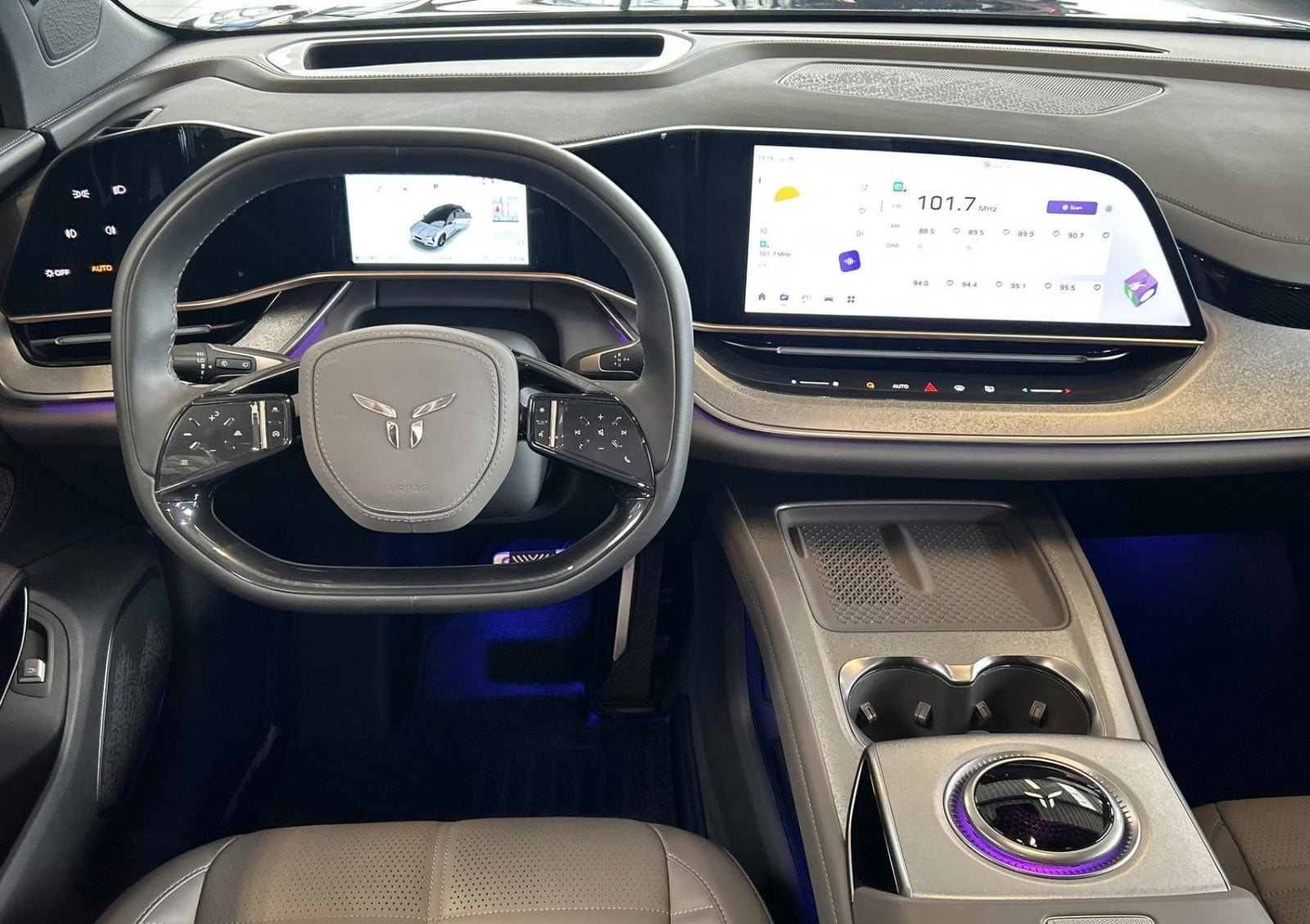Hongqi EHS7 Long Range 111 kWh, 343hp, 2025