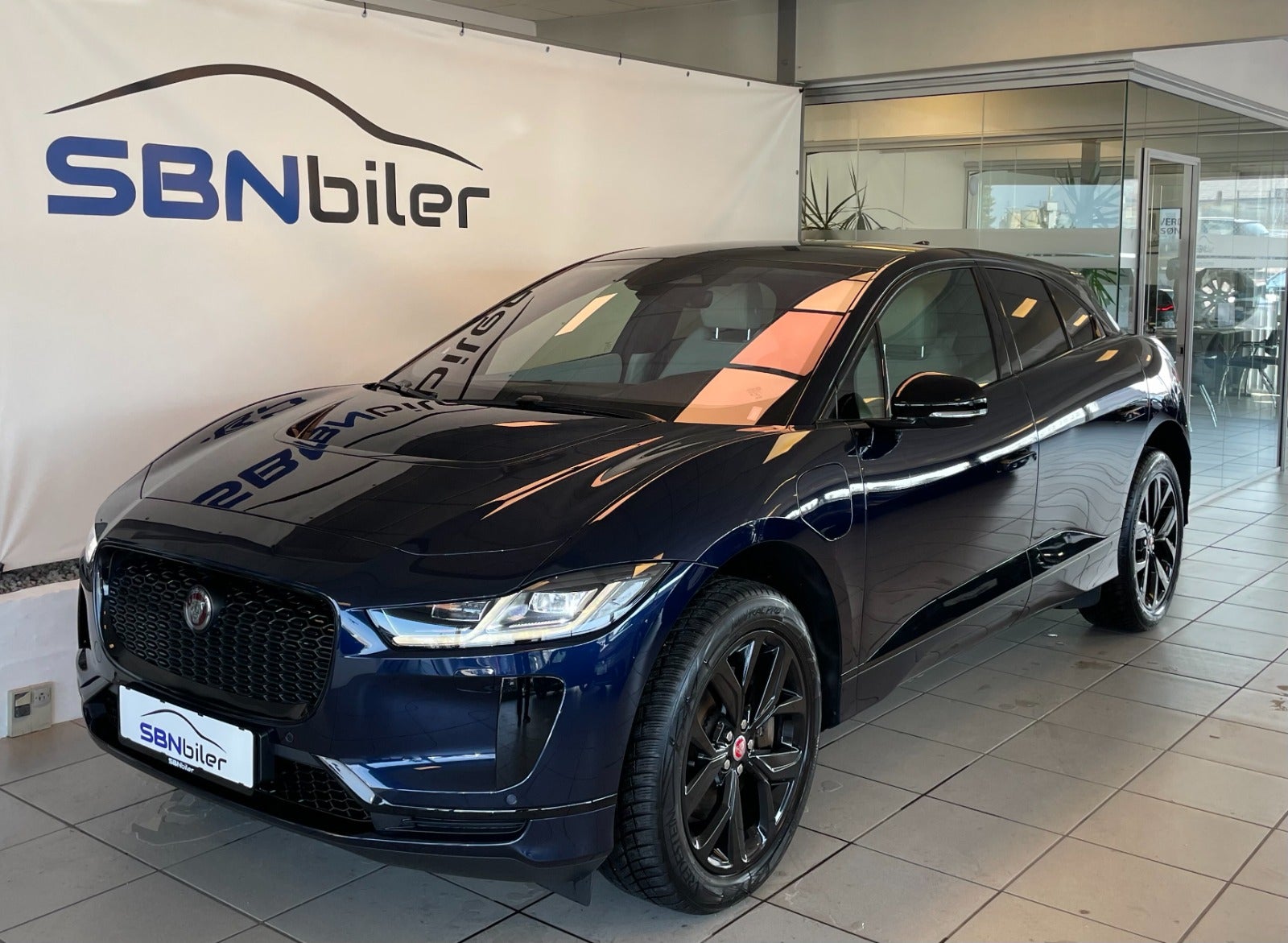 Jaguar I-Pace EV400, 400hp, 2022
