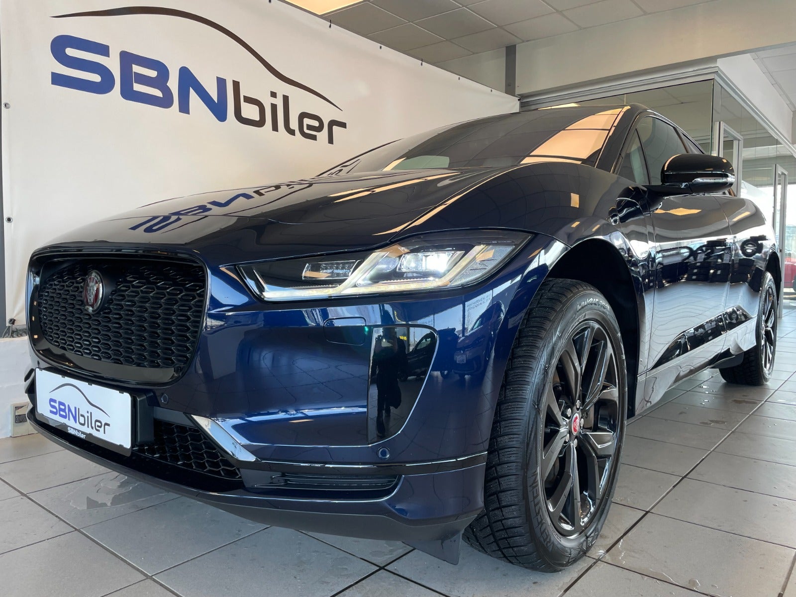 Jaguar I-Pace EV400, 400hp, 2022