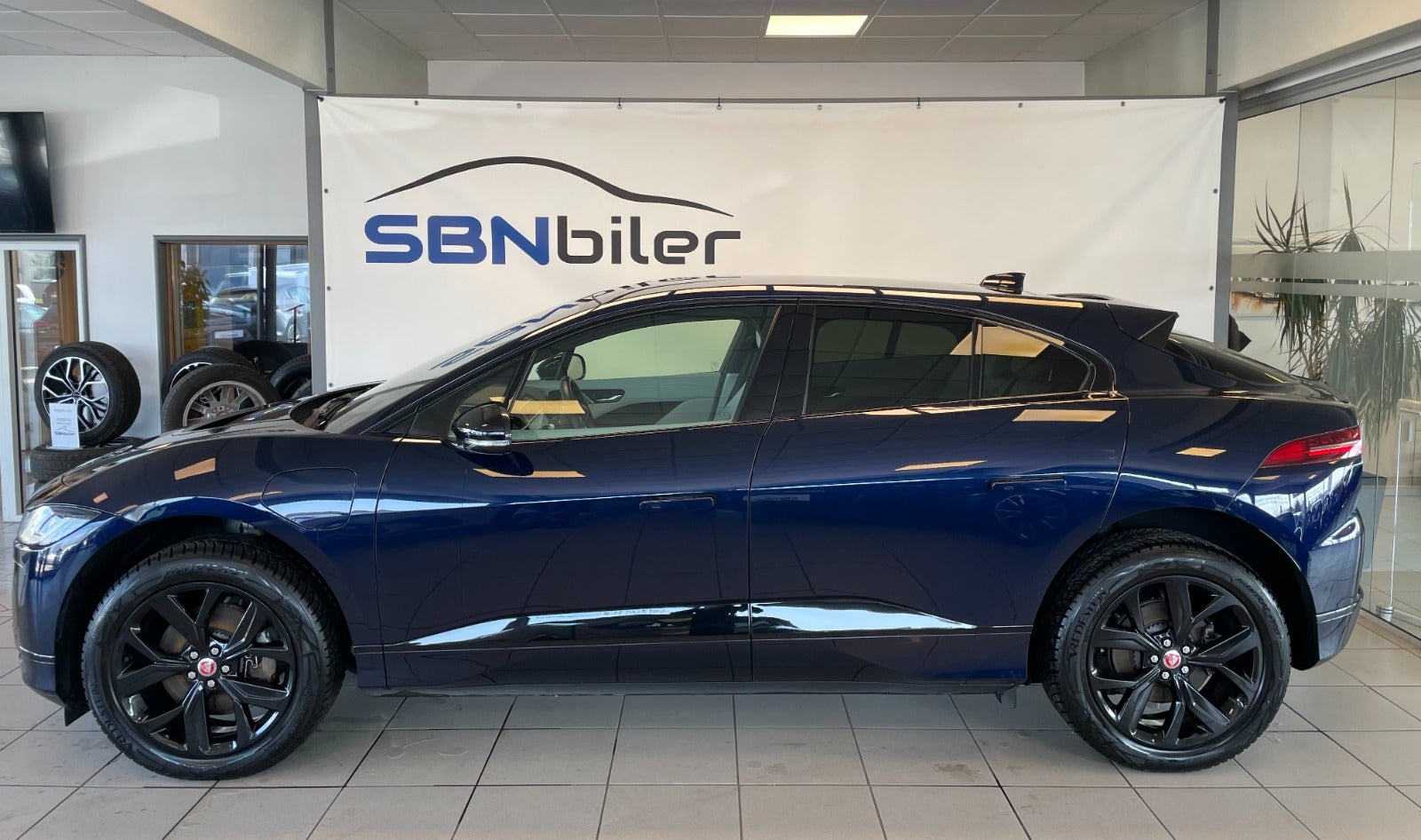 Jaguar I-Pace EV400, 400hp, 2022