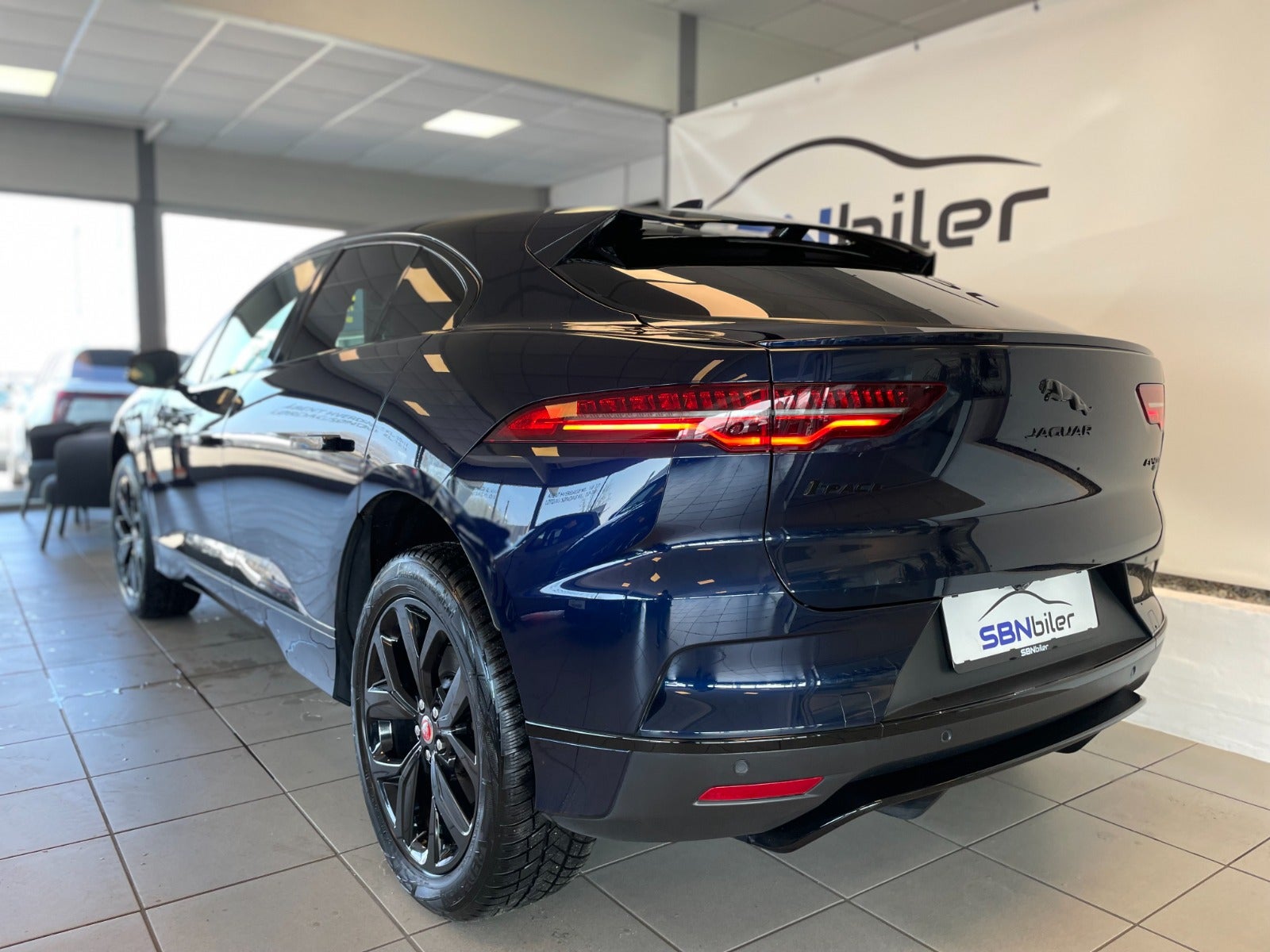 Jaguar I-Pace EV400, 400hp, 2022