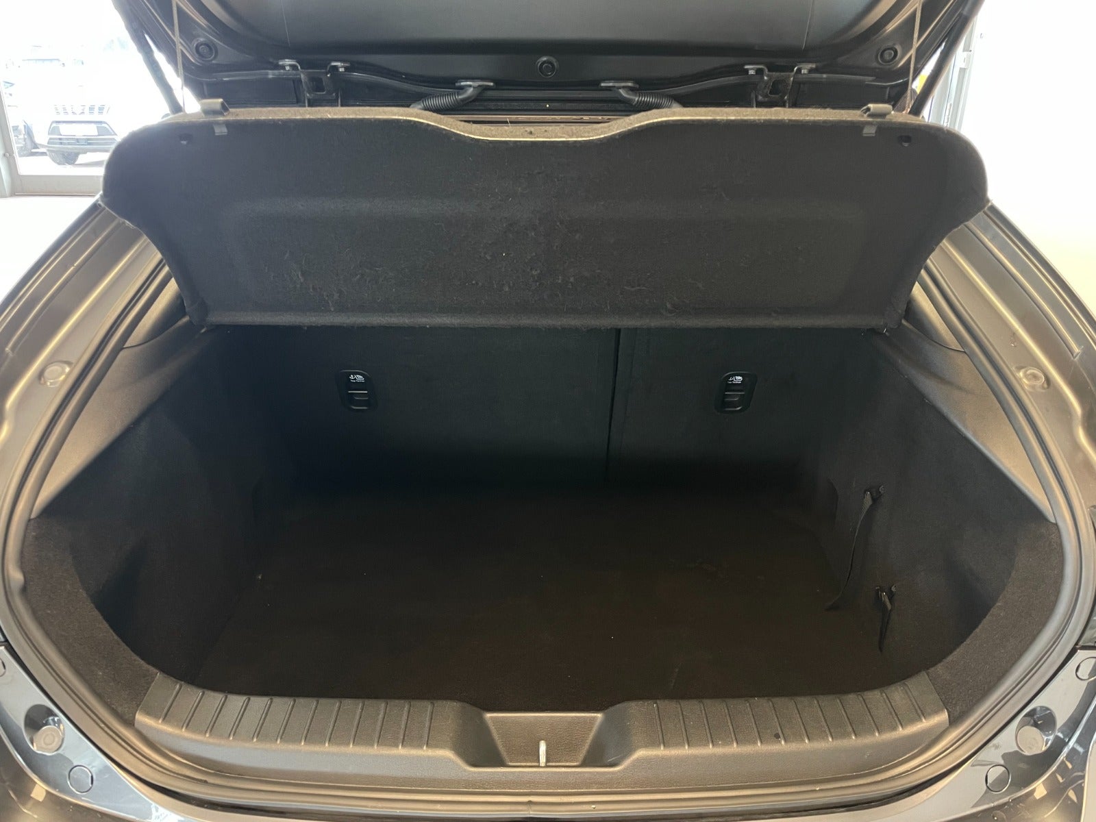 Mazda 3 Hatchback 2.0 SKYACTIV-G M Hybrid Automatic, 122hp, 2019
