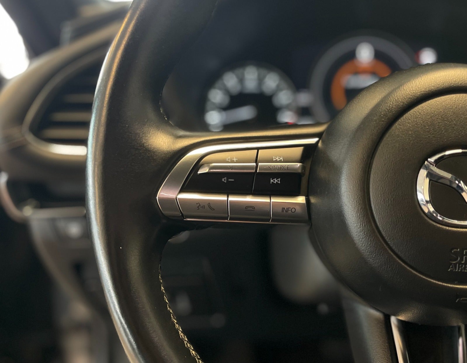 Mazda 3 Hatchback 2.0 SKYACTIV-G M Hybrid Automatic, 122hp, 2019
