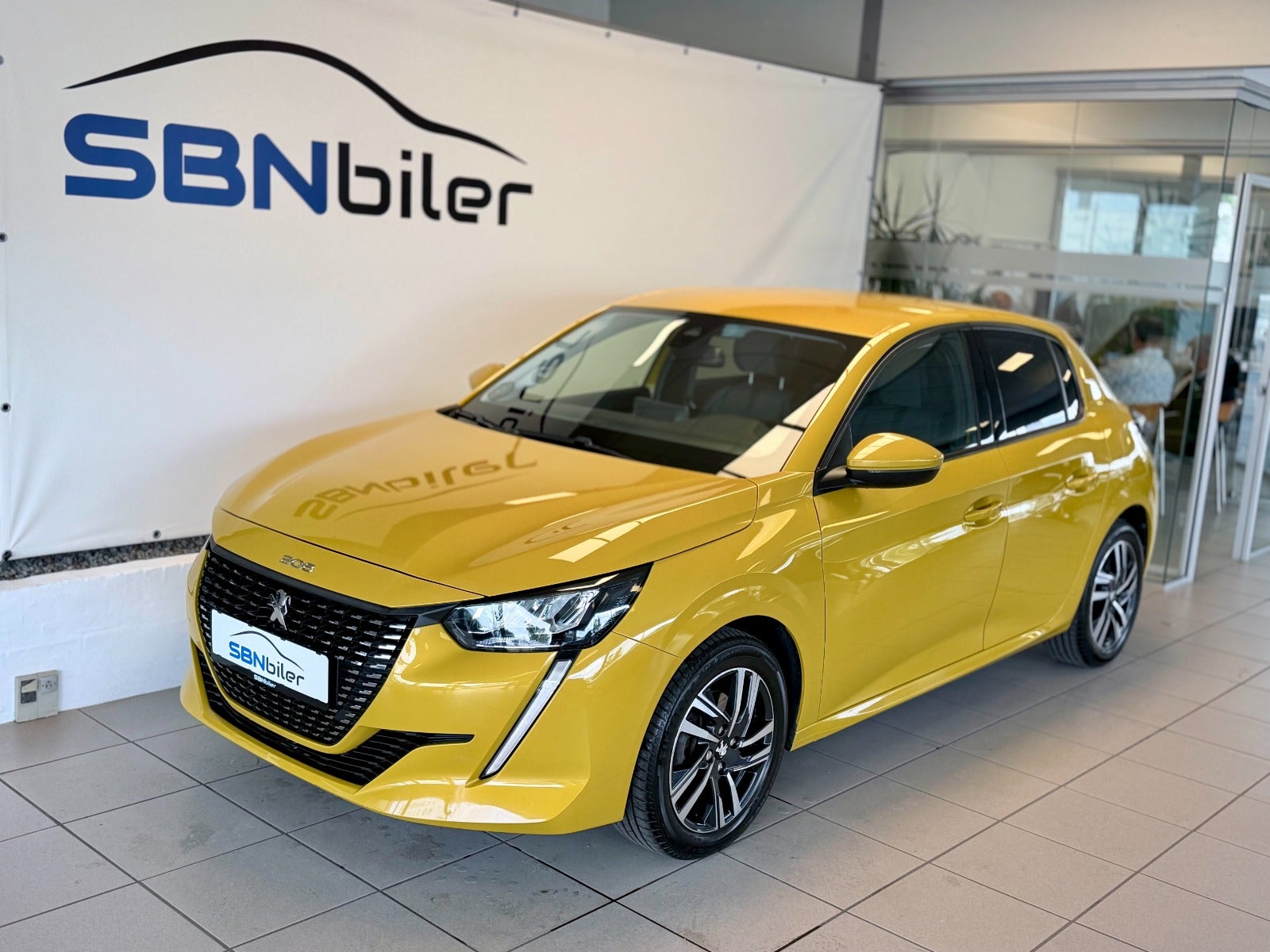 Peugeot 208 1.2 PureTech 100 EAT, 100hp, 2021
