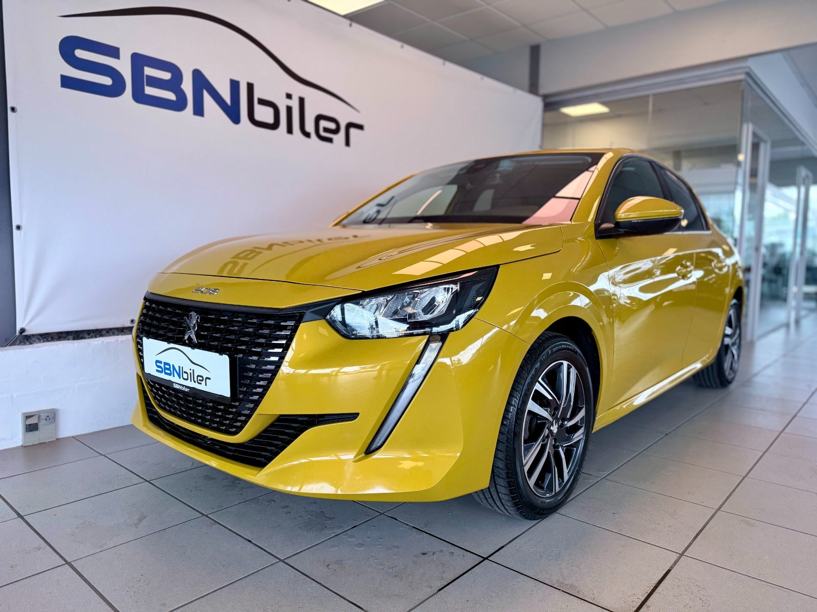 Peugeot 208 1.2 PureTech 100 EAT, 100hp, 2021