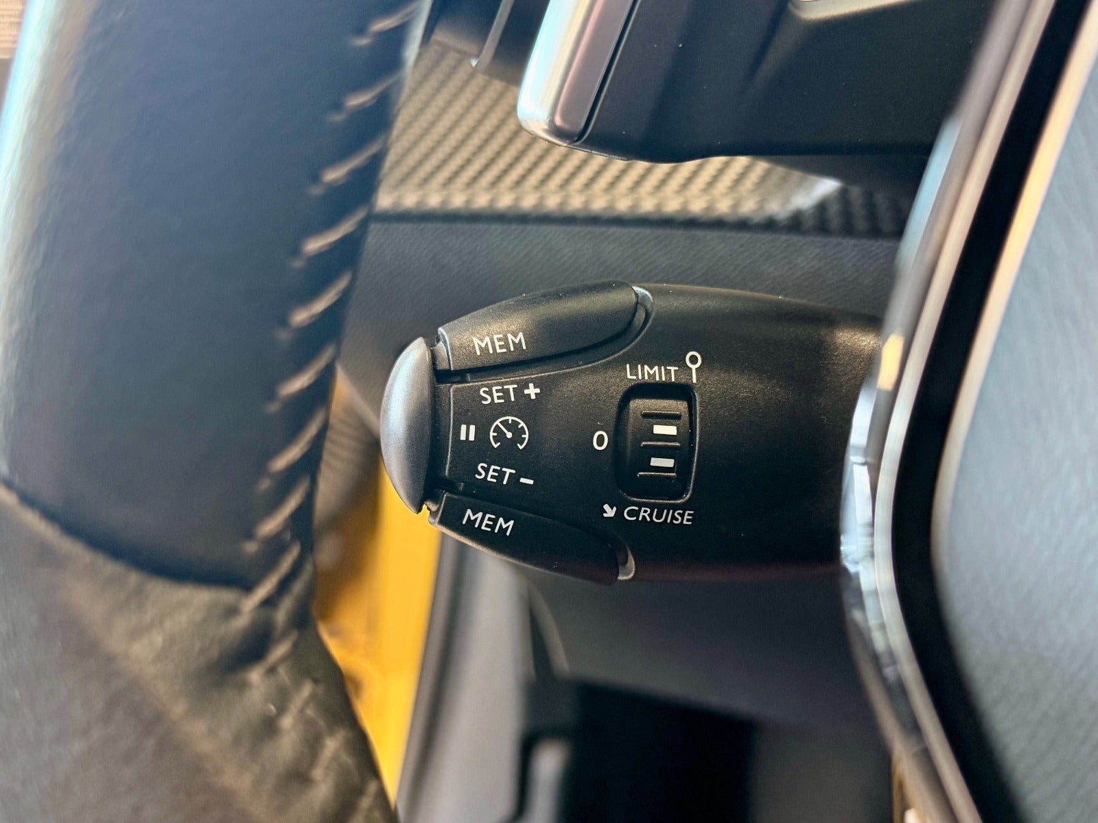 Peugeot 208 1.2 PureTech 100 EAT, 100hp, 2021