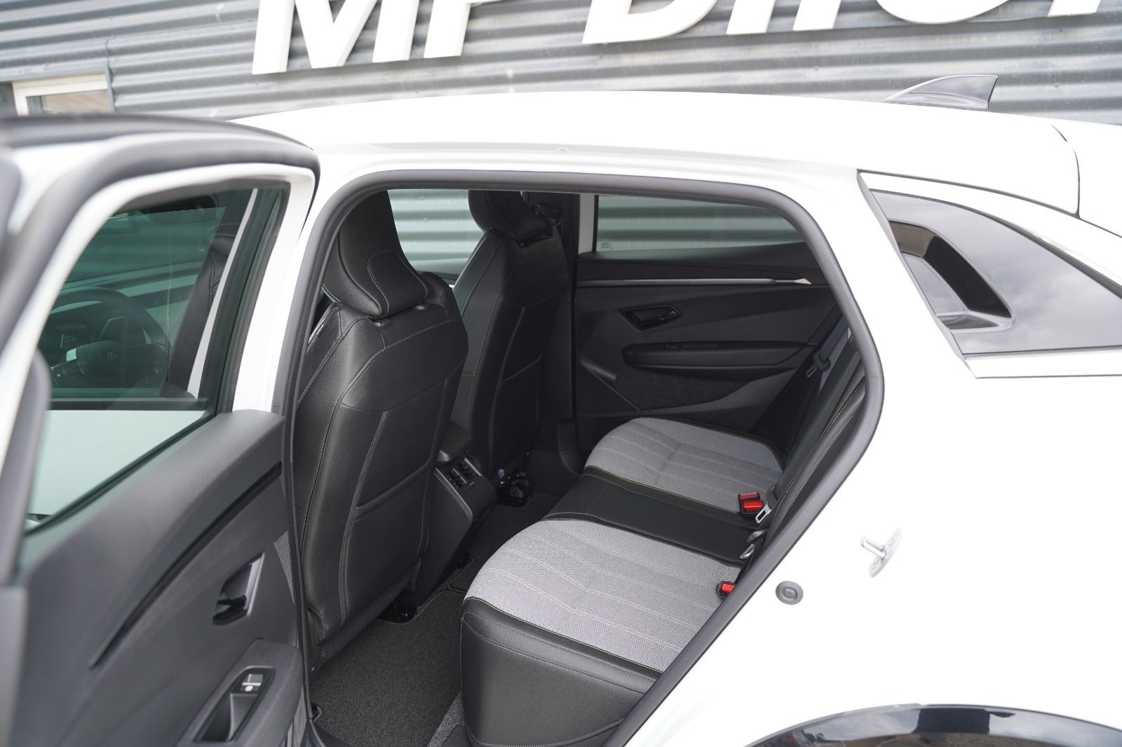 Renault Mégane E-TECH 60 kWh, 218hp, 2024