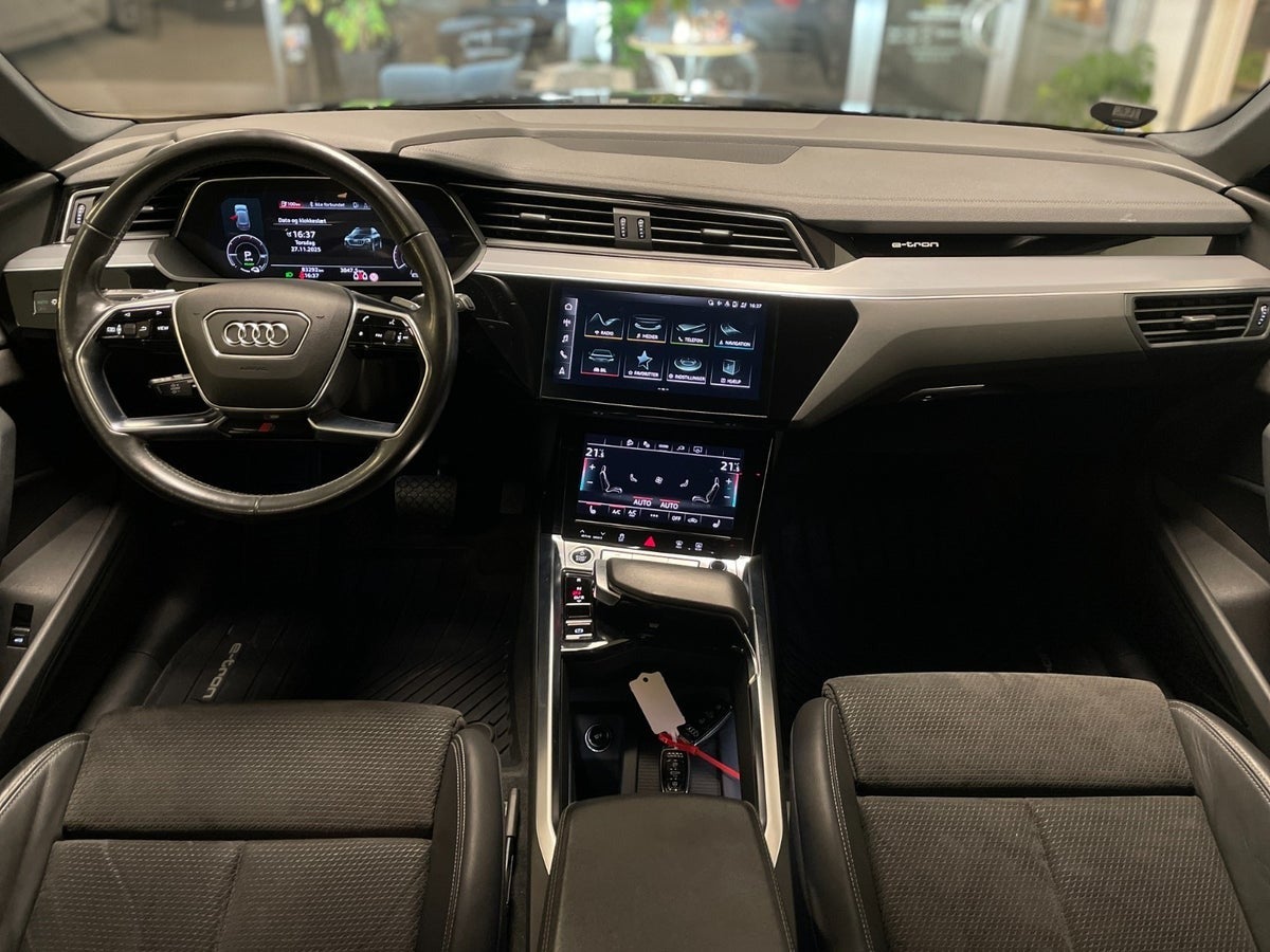 Audi e-tron 50 quattro, 313hp, 2021