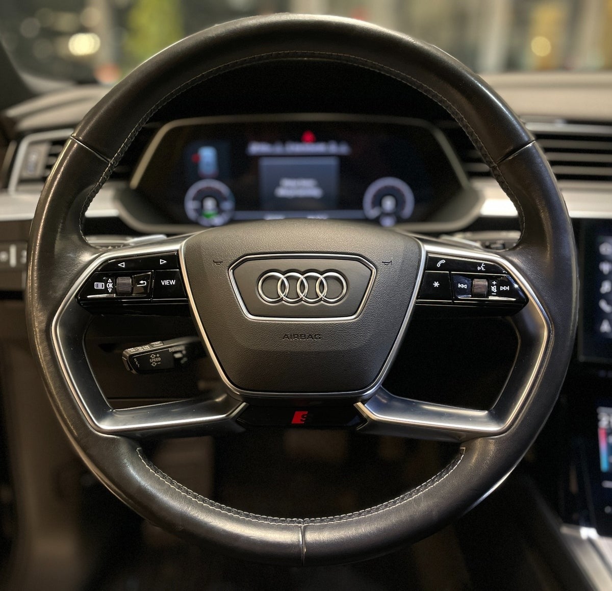 Audi e-tron 50 quattro, 313hp, 2021