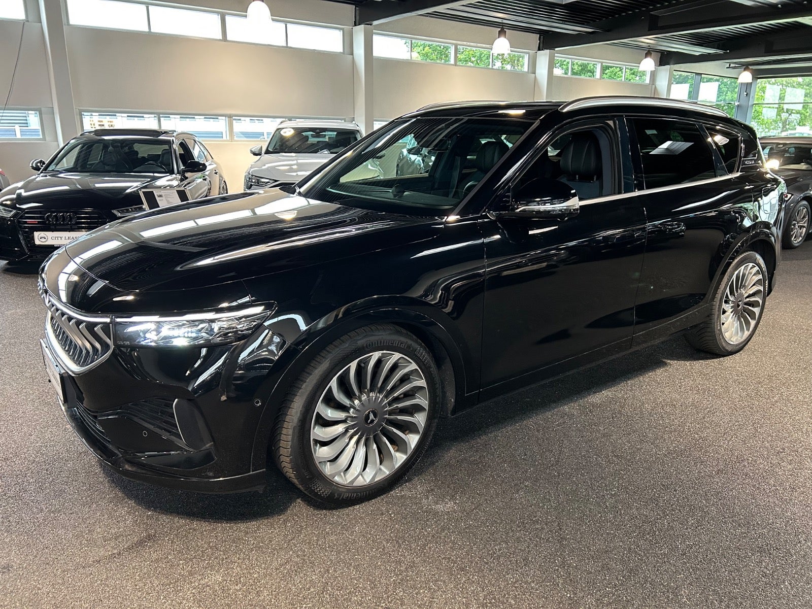 Voyah Free 106 kWh AWD, 490ps, 2024