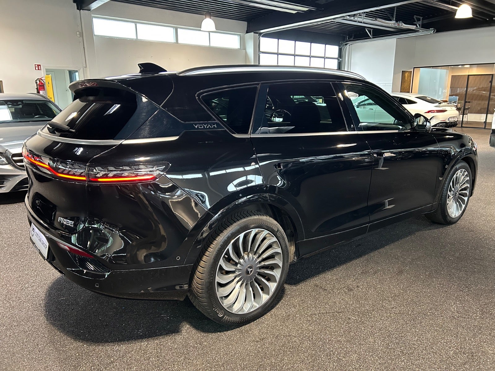 Voyah Free 106 kWh AWD, 490ps, 2024