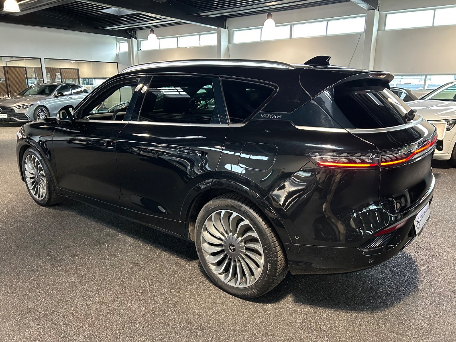 Voyah Free 106 kWh AWD, 490ps, 2024
