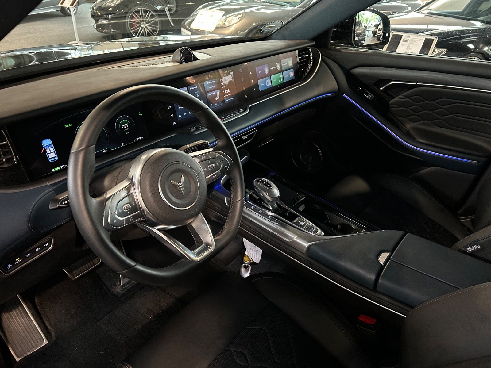 Voyah Free 106 kWh AWD, 490ps, 2024