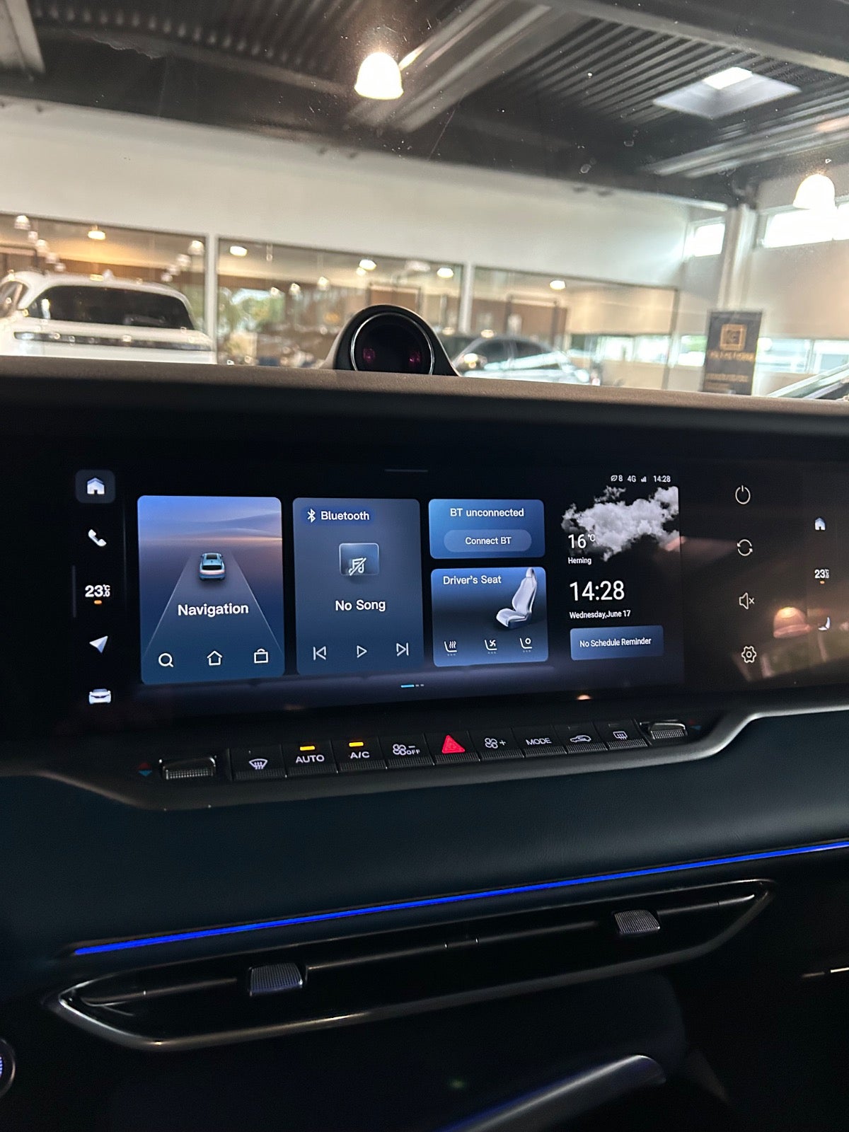 Voyah Free 106 kWh AWD, 490ps, 2024
