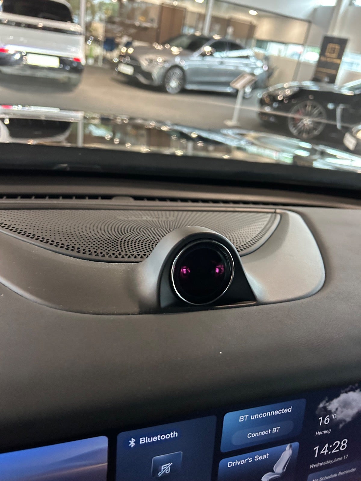 Voyah Free 106 kWh AWD, 490ps, 2024