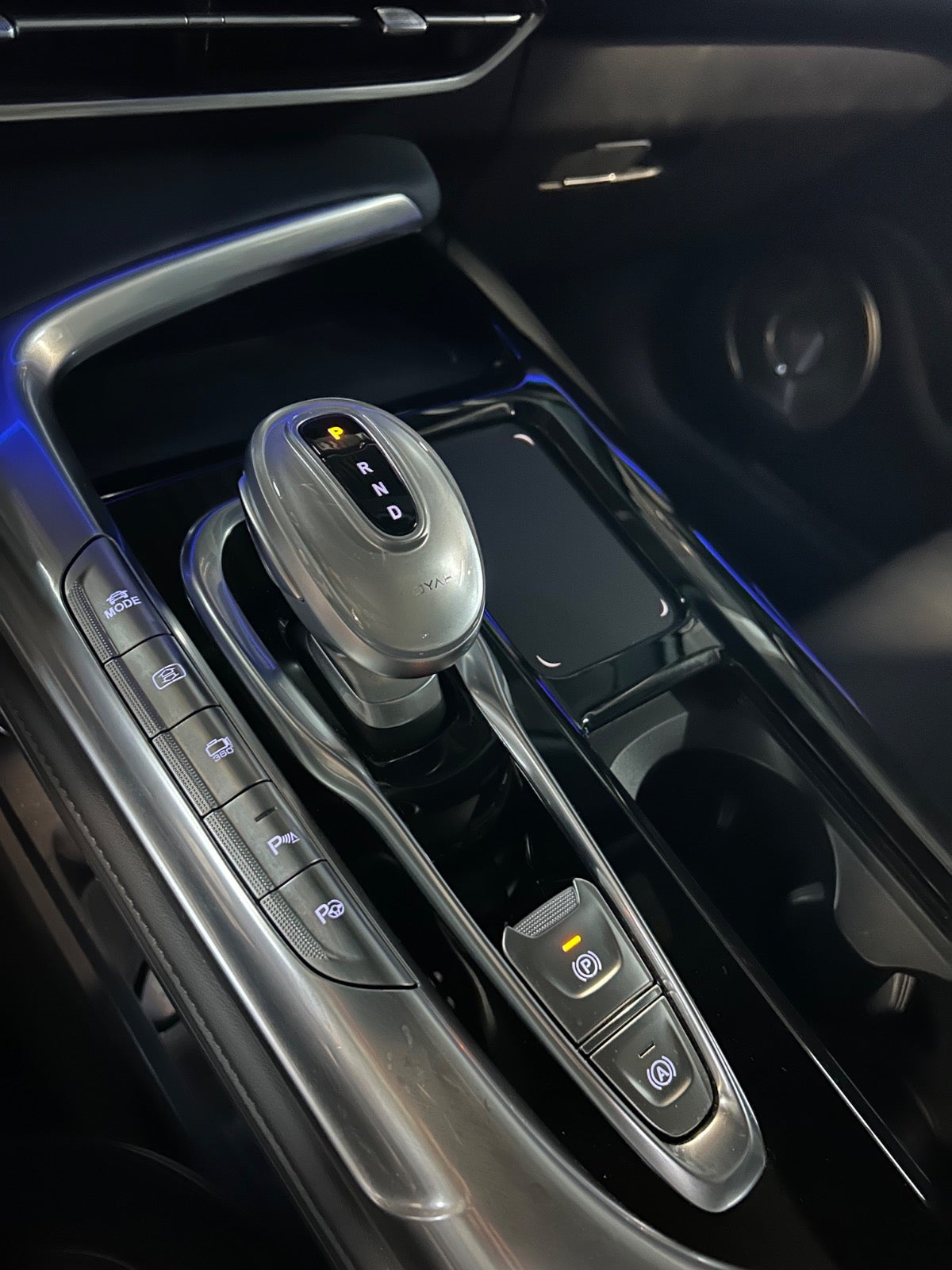 Voyah Free 106 kWh AWD, 490ps, 2024