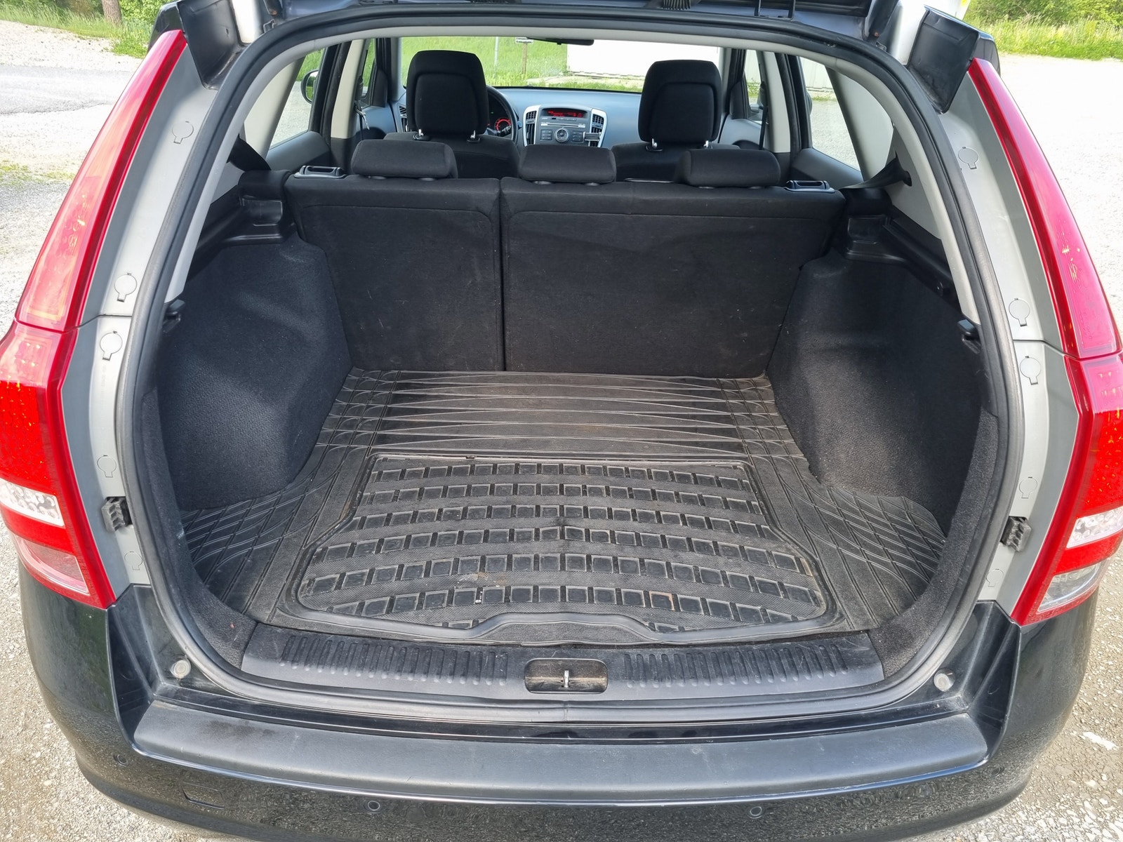 Kia cee'd_sw 1.6 CRDi Manual, 6-trins, 90ps, 2012
