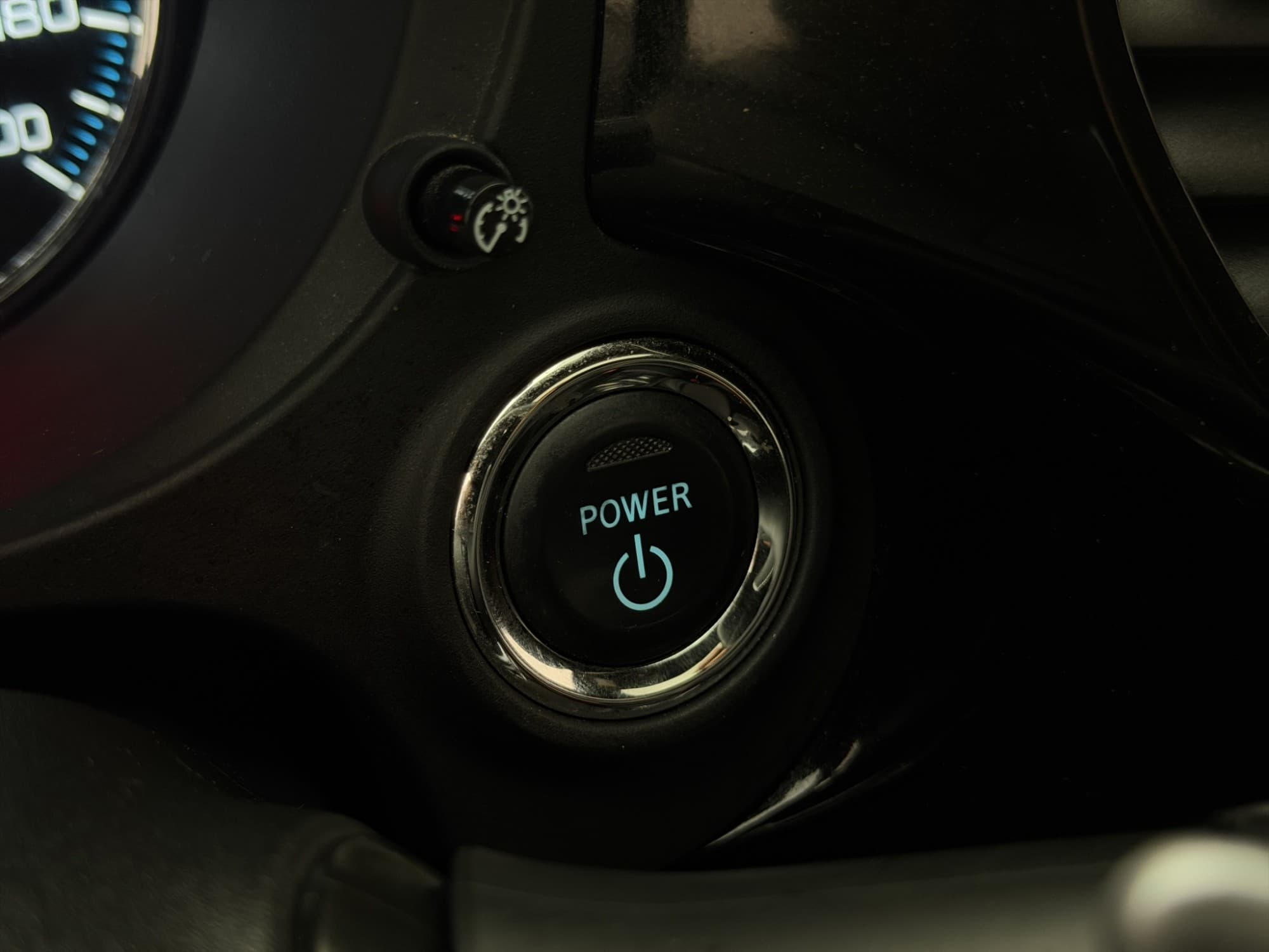 Mitsubishi Outlander PHEV CVT, 224hk, 2020