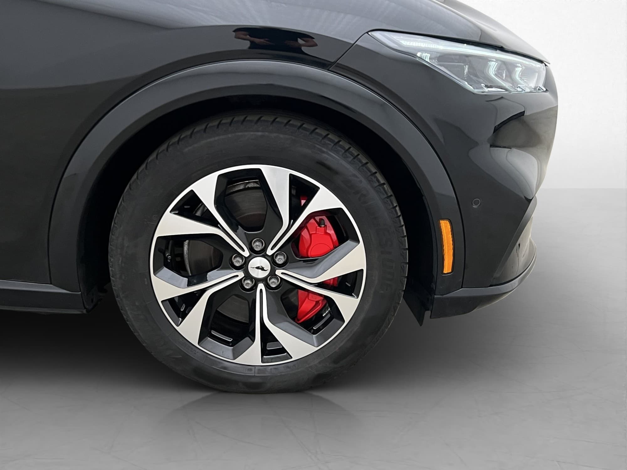 Ford Mustang Mach-E Long Range AWD, 351ps, 2021