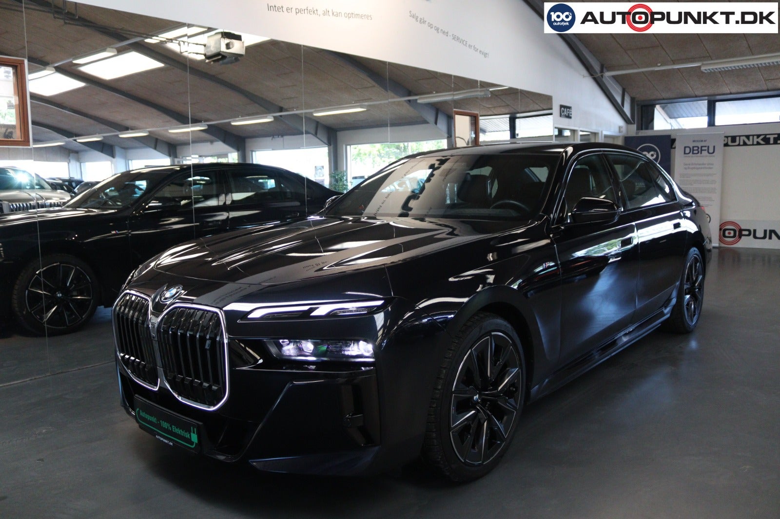 BMW i7 eDrive50, 455ps, 2024