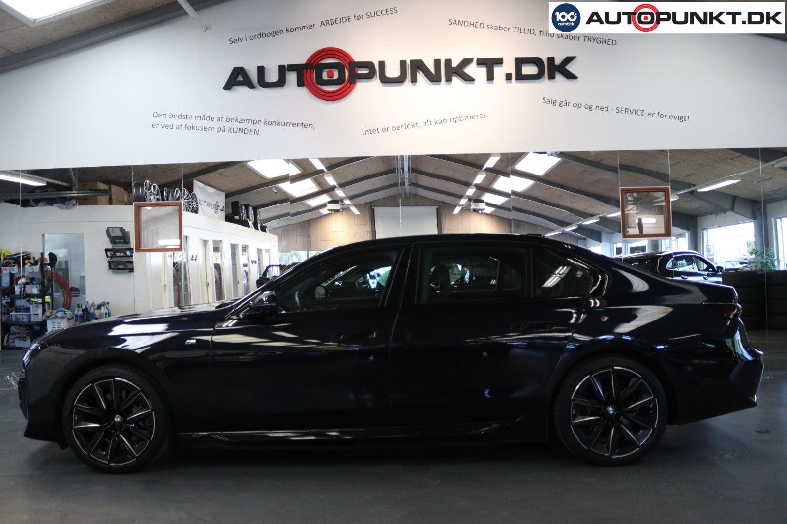 BMW i7 eDrive50, 455ps, 2024