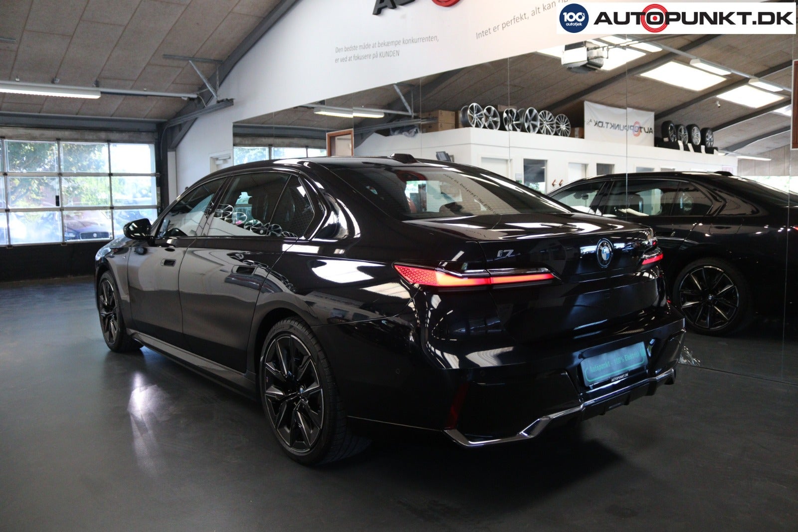 BMW i7 eDrive50, 455ps, 2024