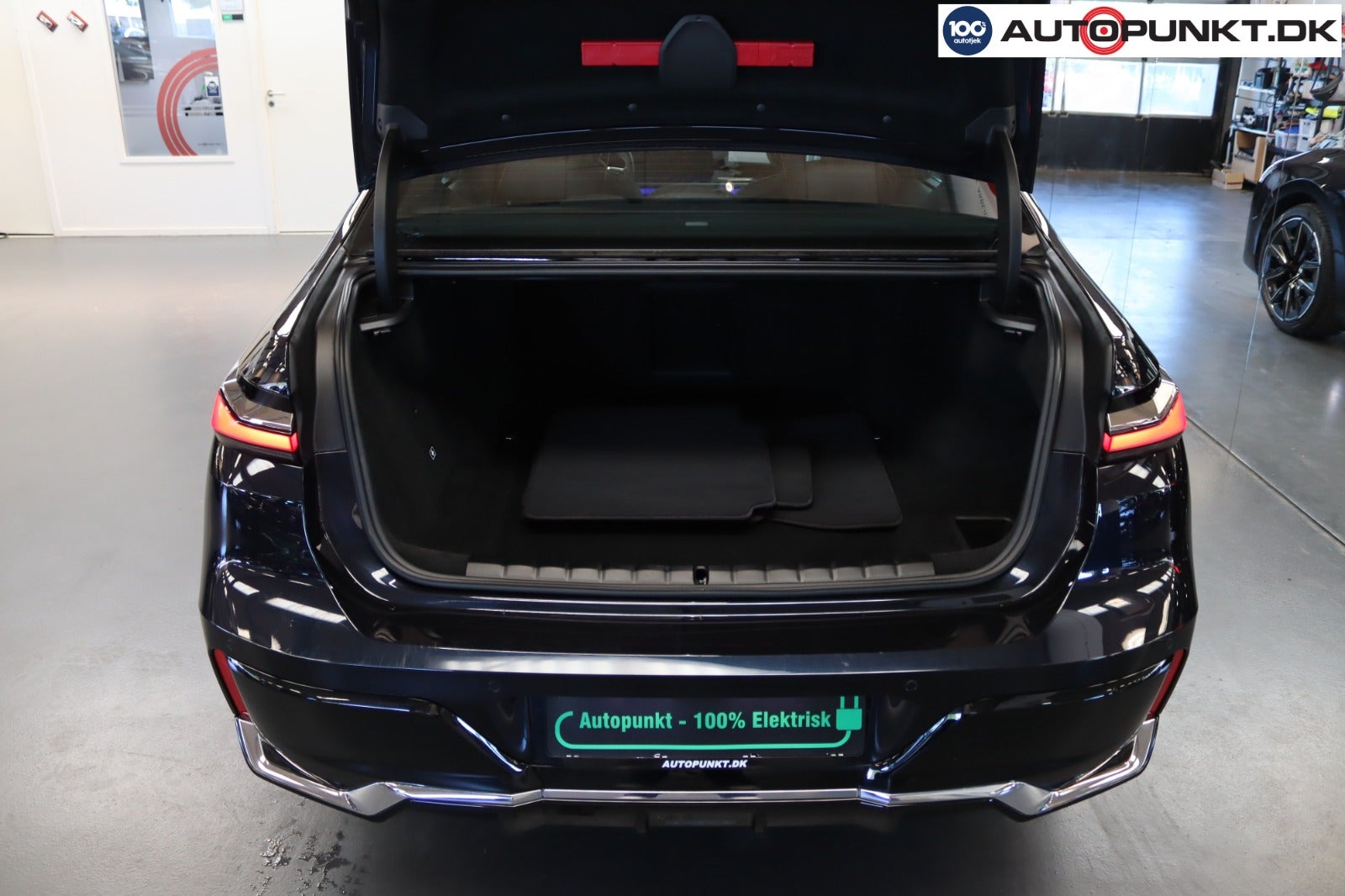 BMW i7 eDrive50, 455ps, 2024