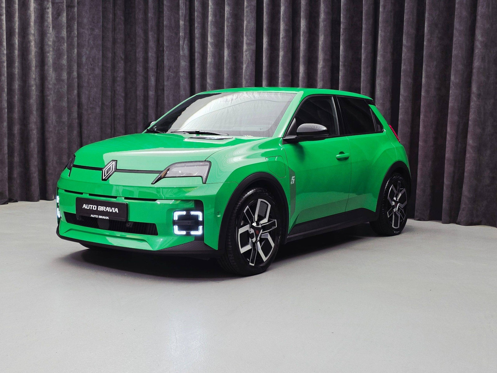 Renault 5 E-Tech 52 kWh, 150hp, 2025