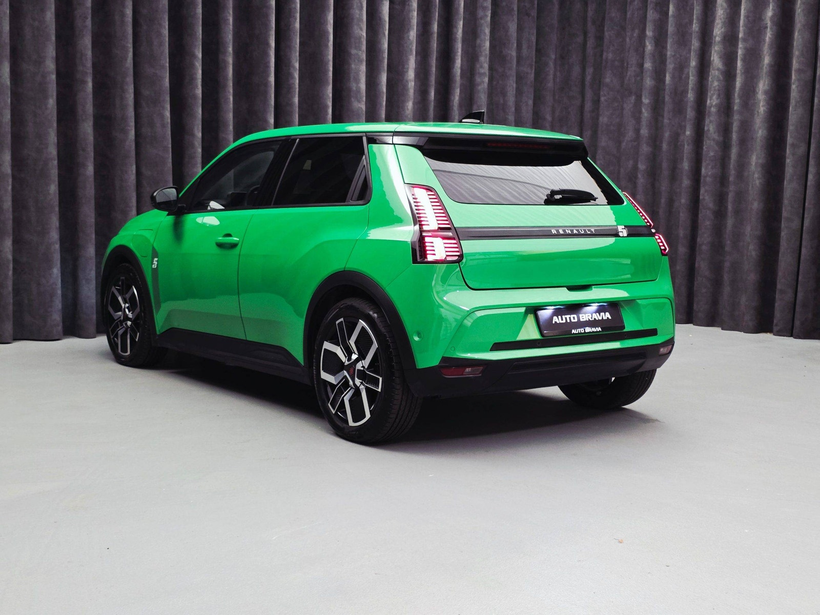 Renault 5 E-Tech 52 kWh, 150hp, 2025