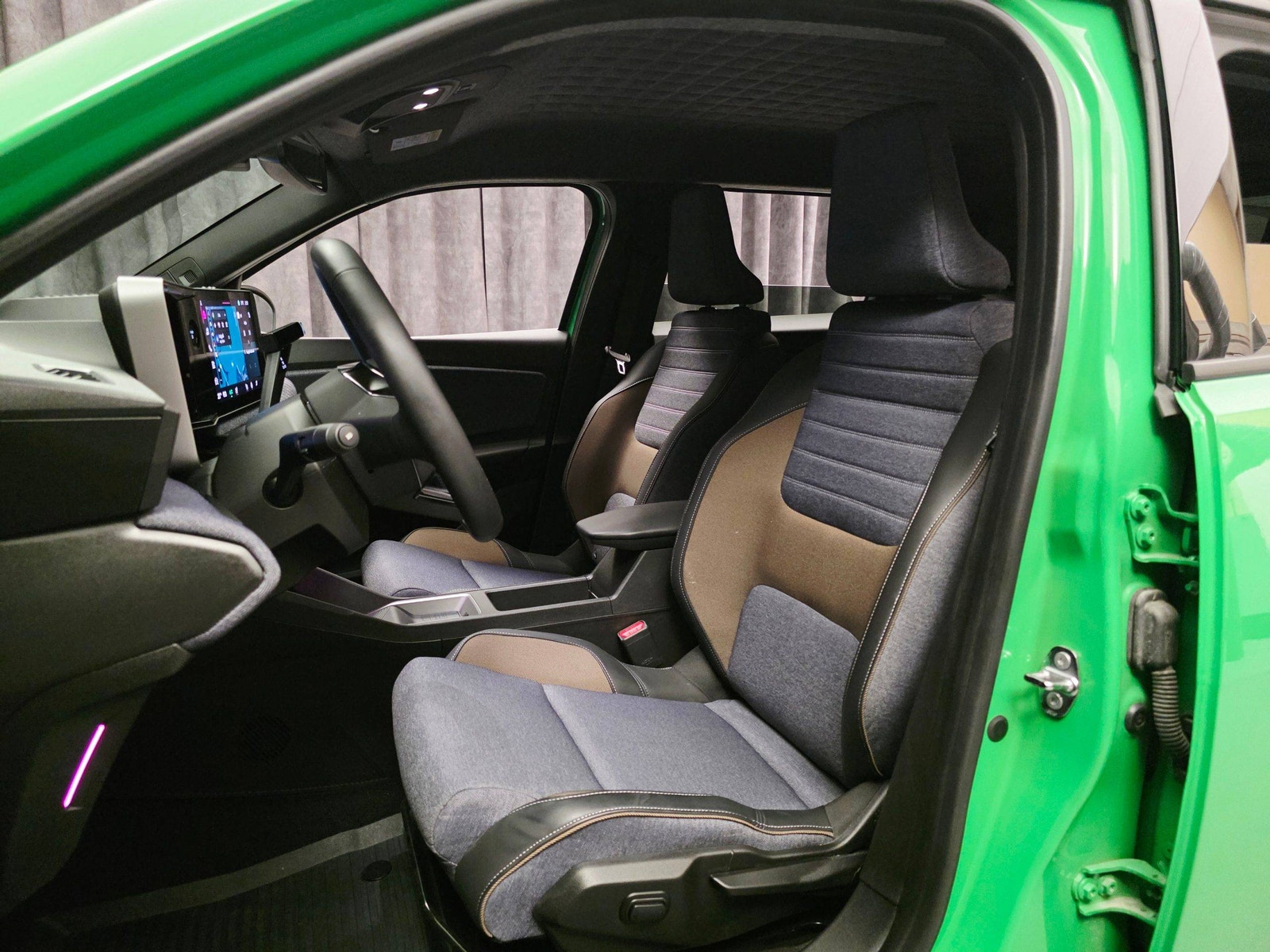 Renault 5 E-Tech 52 kWh, 150hp, 2025
