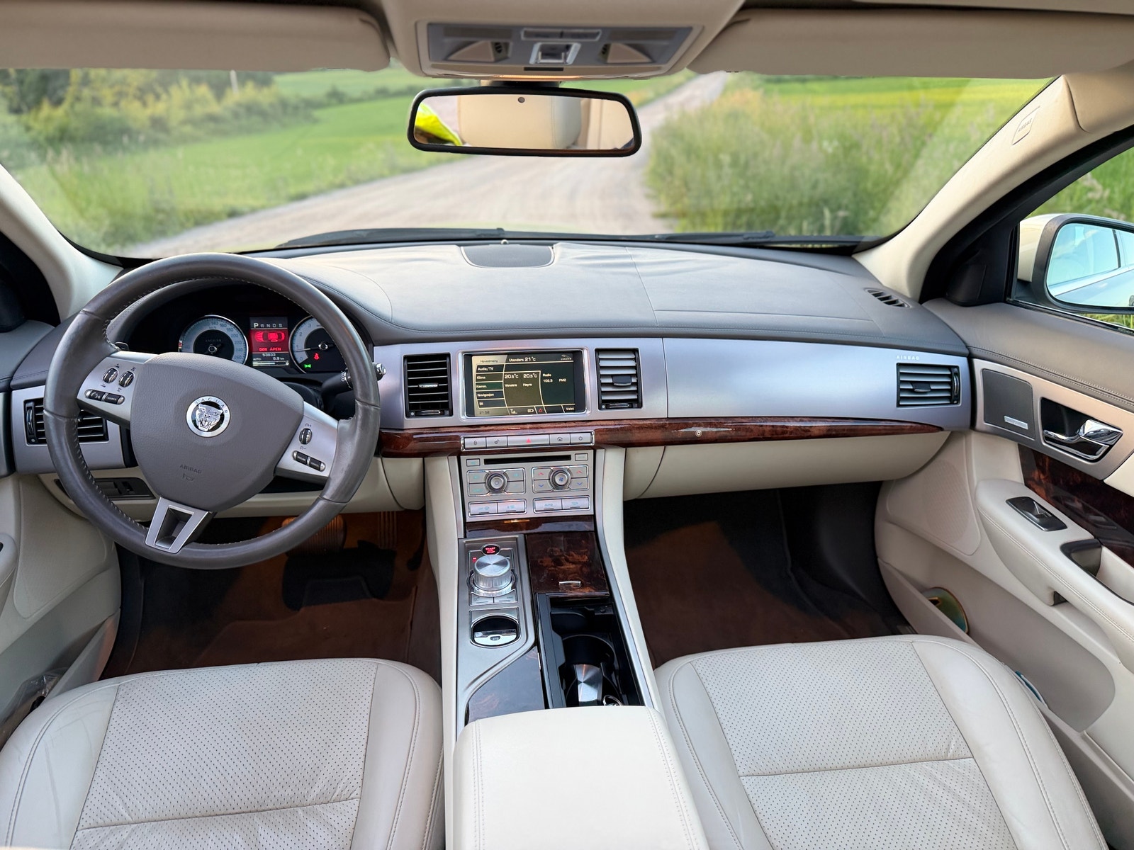 Jaguar XF 3.0 V6 Automatic, 238hp, 2009