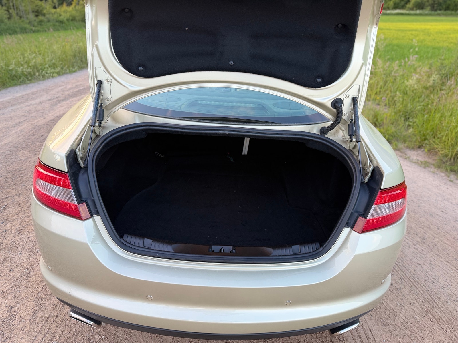 Jaguar XF 3.0 V6 Automatic, 238hp, 2009