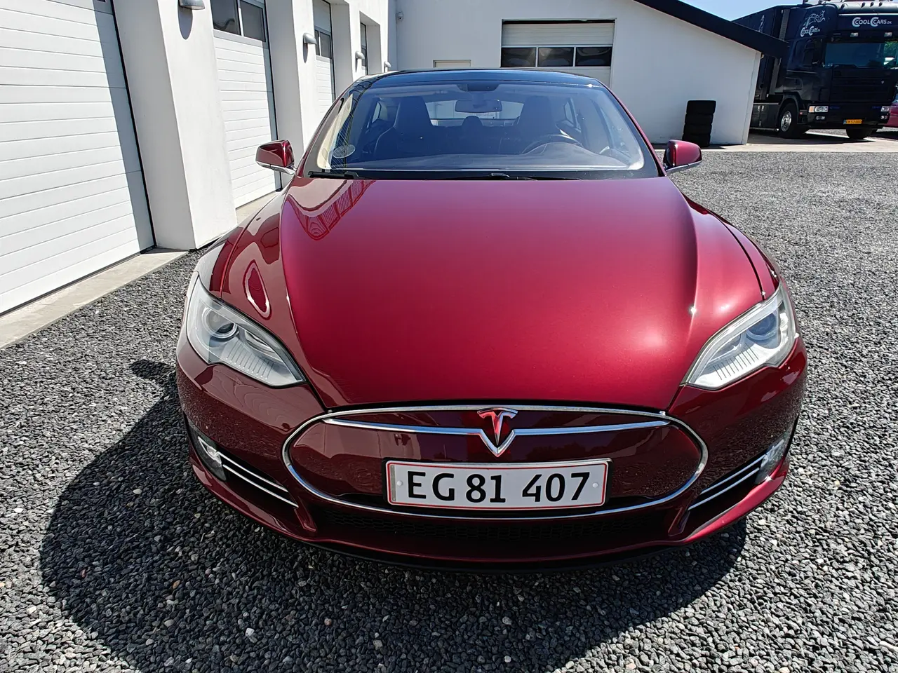 Tesla Model S 85, 378ps, 2013