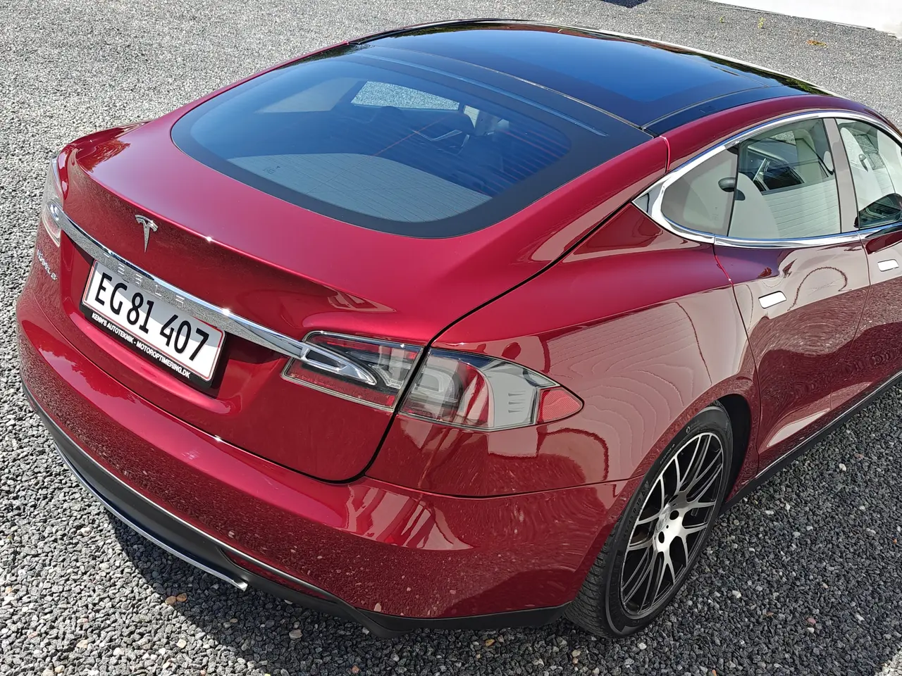 Tesla Model S 85, 378ps, 2013