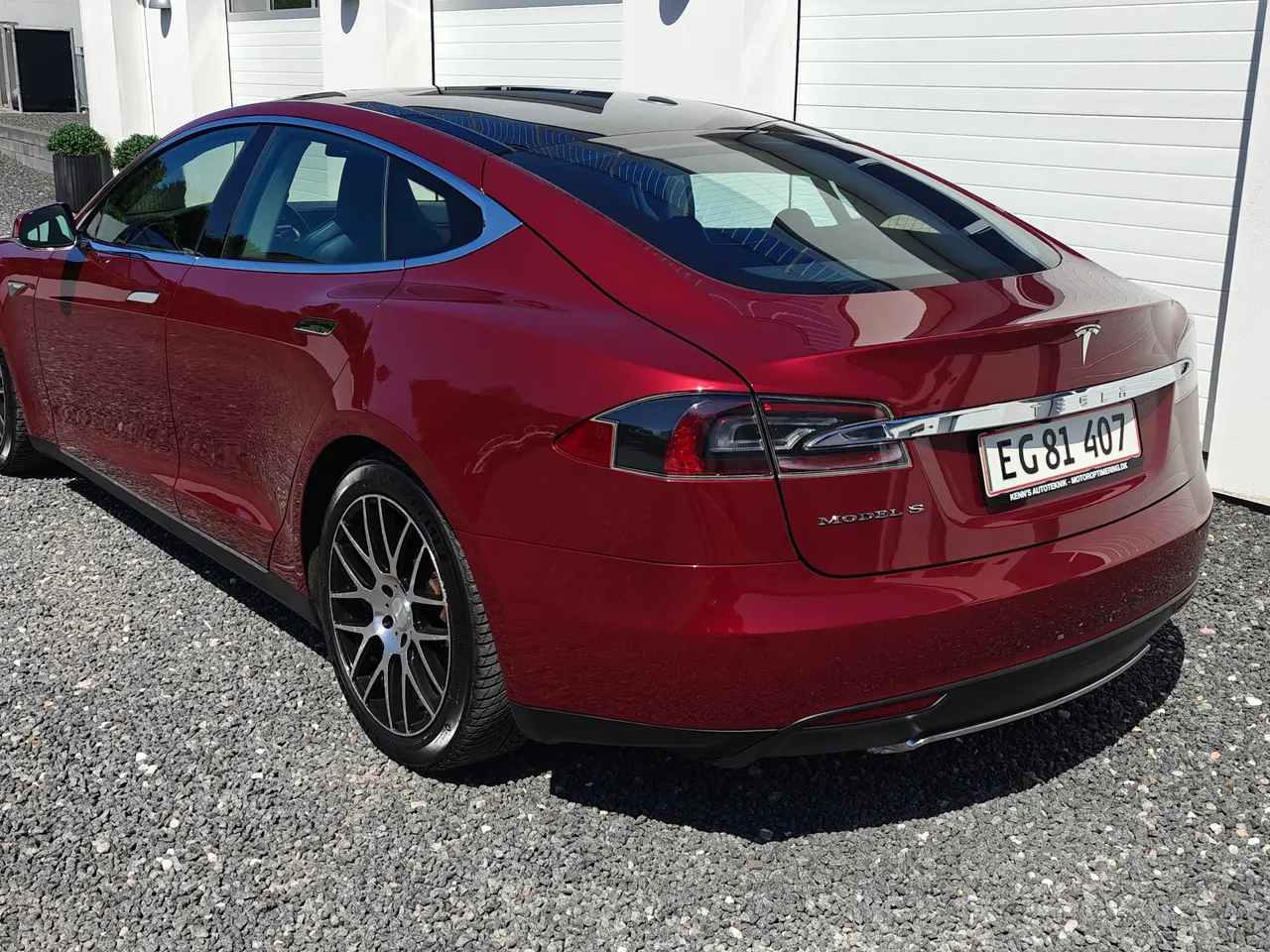 Tesla Model S 85, 378ps, 2013