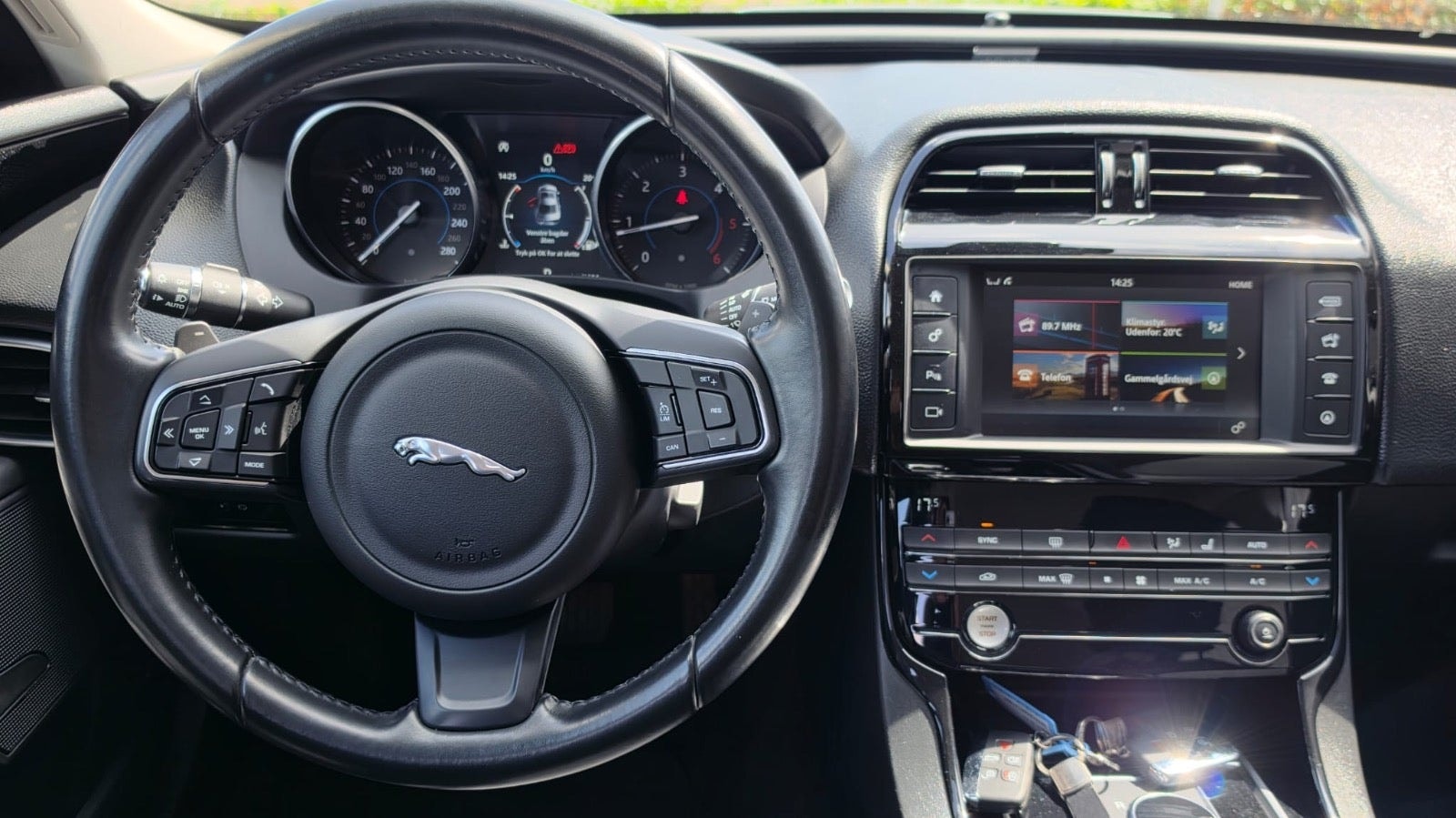 Jaguar XE 20d Automatic, 8-trins, 180ps, 2018