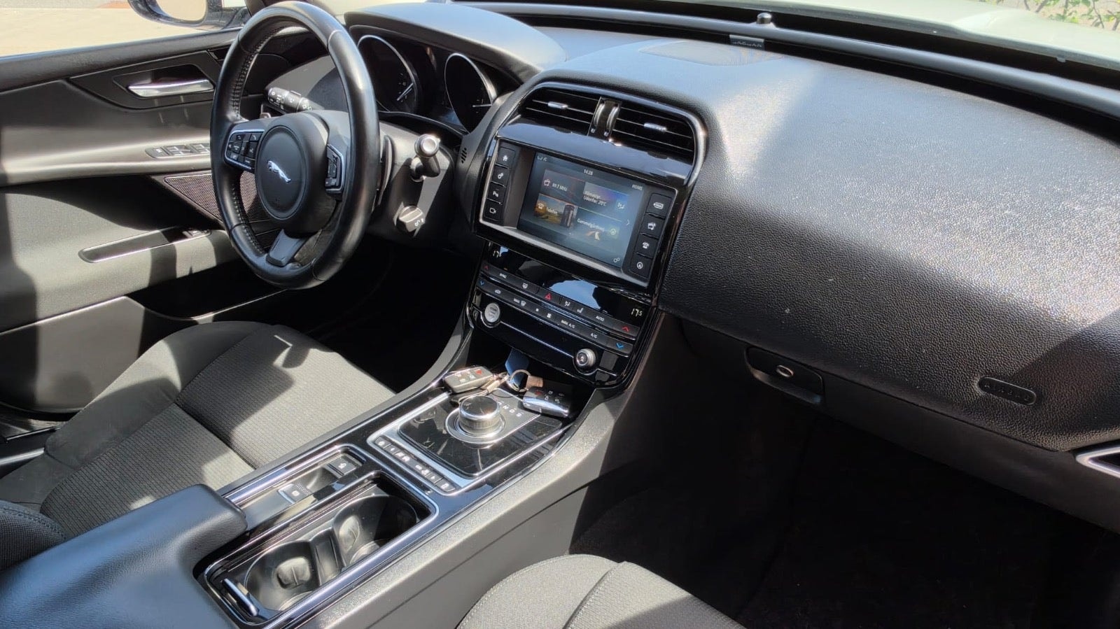 Jaguar XE 20d Automatic, 8-trins, 180ps, 2018