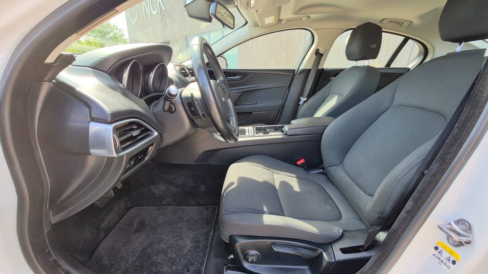 Jaguar XE 20d Automatic, 8-trins, 180ps, 2018