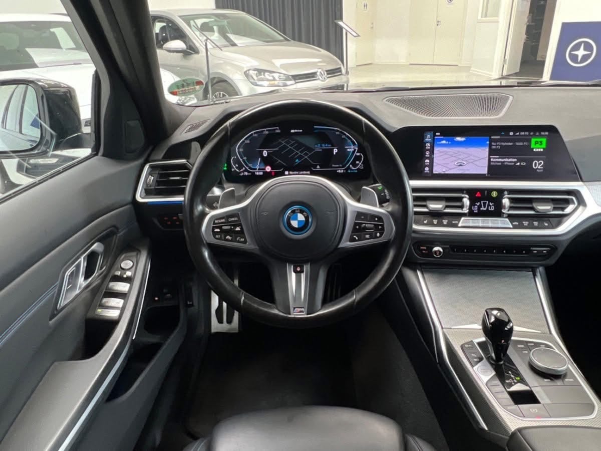 BMW 330e Touring Steptronic, 292hk, 2022