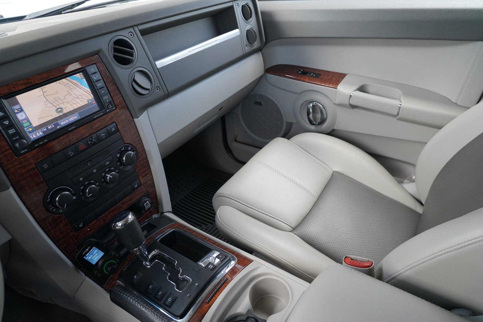 Jeep Commander 3.0 V6 CRD 4WD Automatic, 218hp, 2008