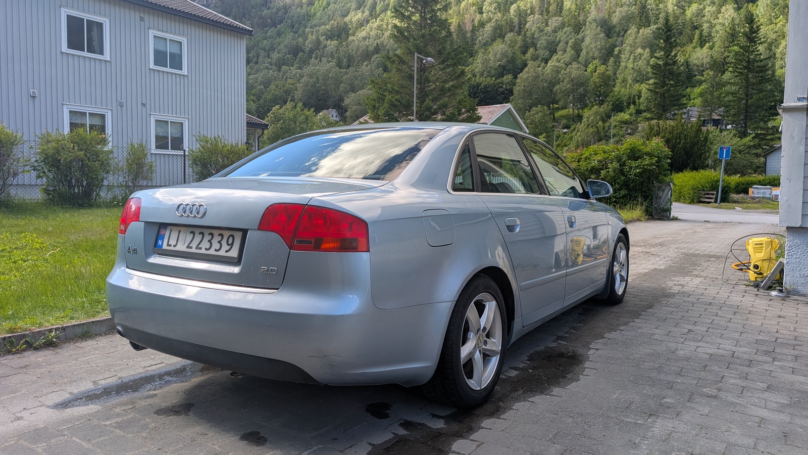 Audi A4 Sedan 2.0 Multitronic, 130hp, 2006
