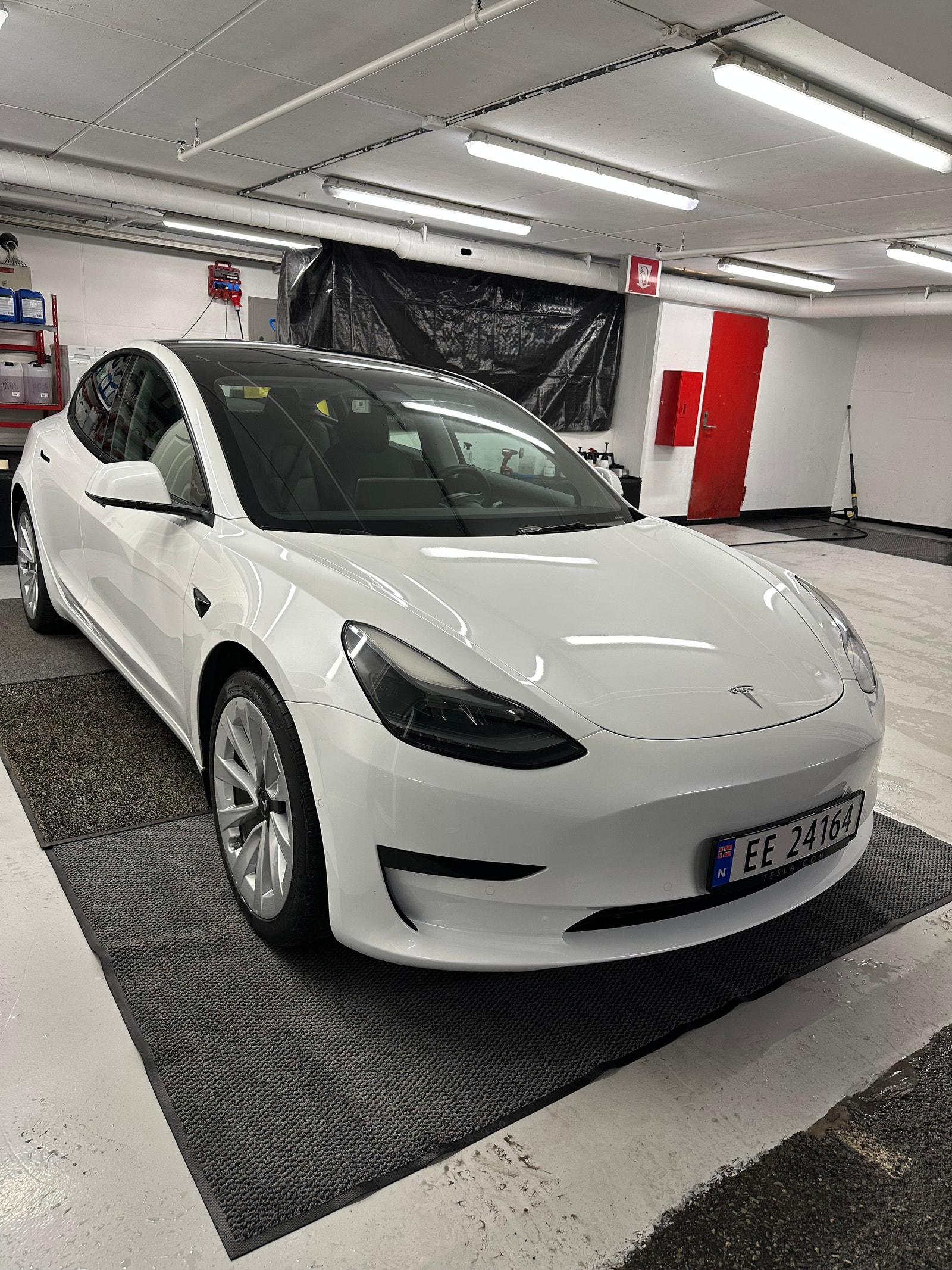 Tesla Model 3 Standard Range, 283ps, 2022