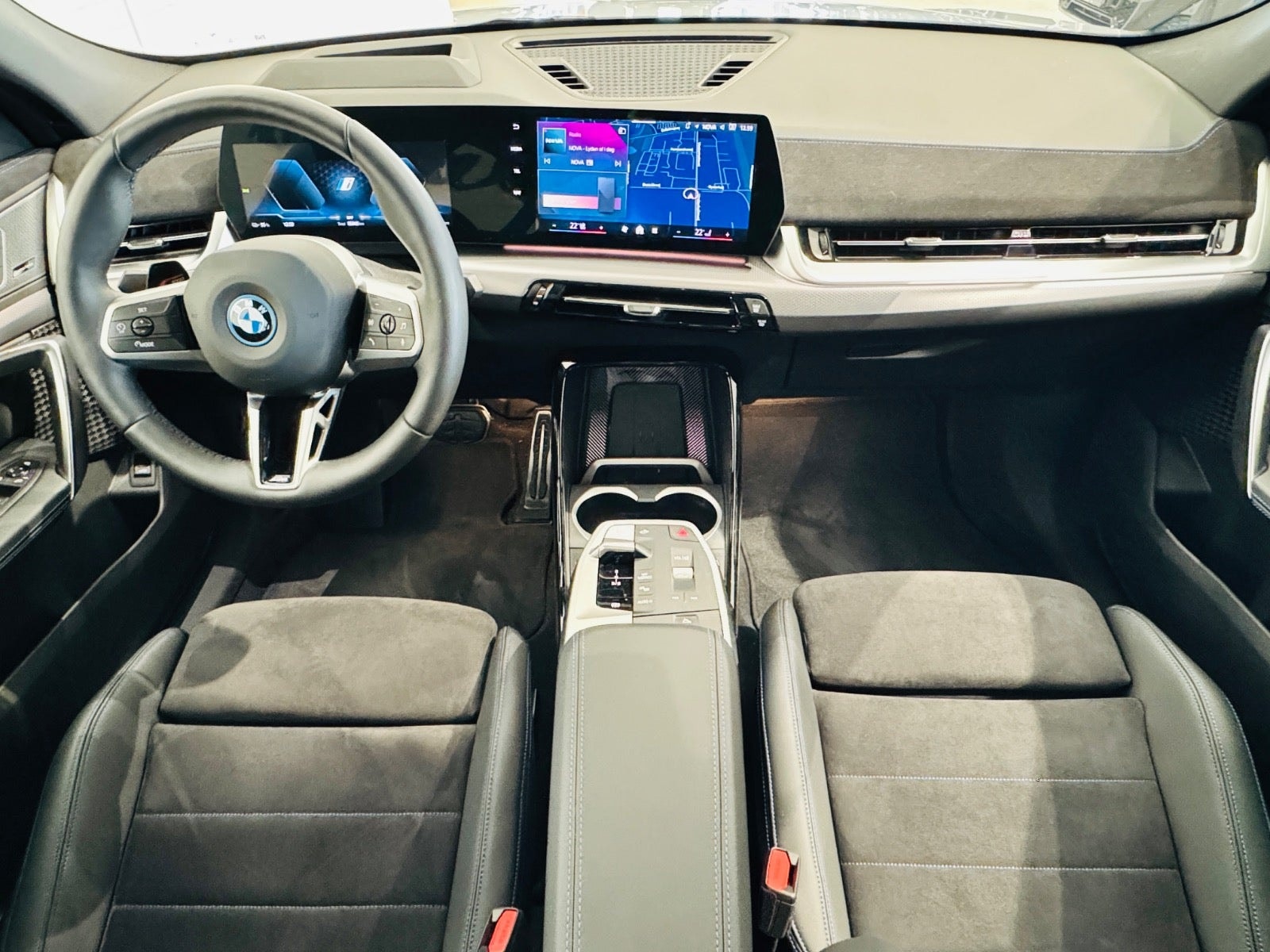 BMW iX2 eDrive20, 204ps, 2026