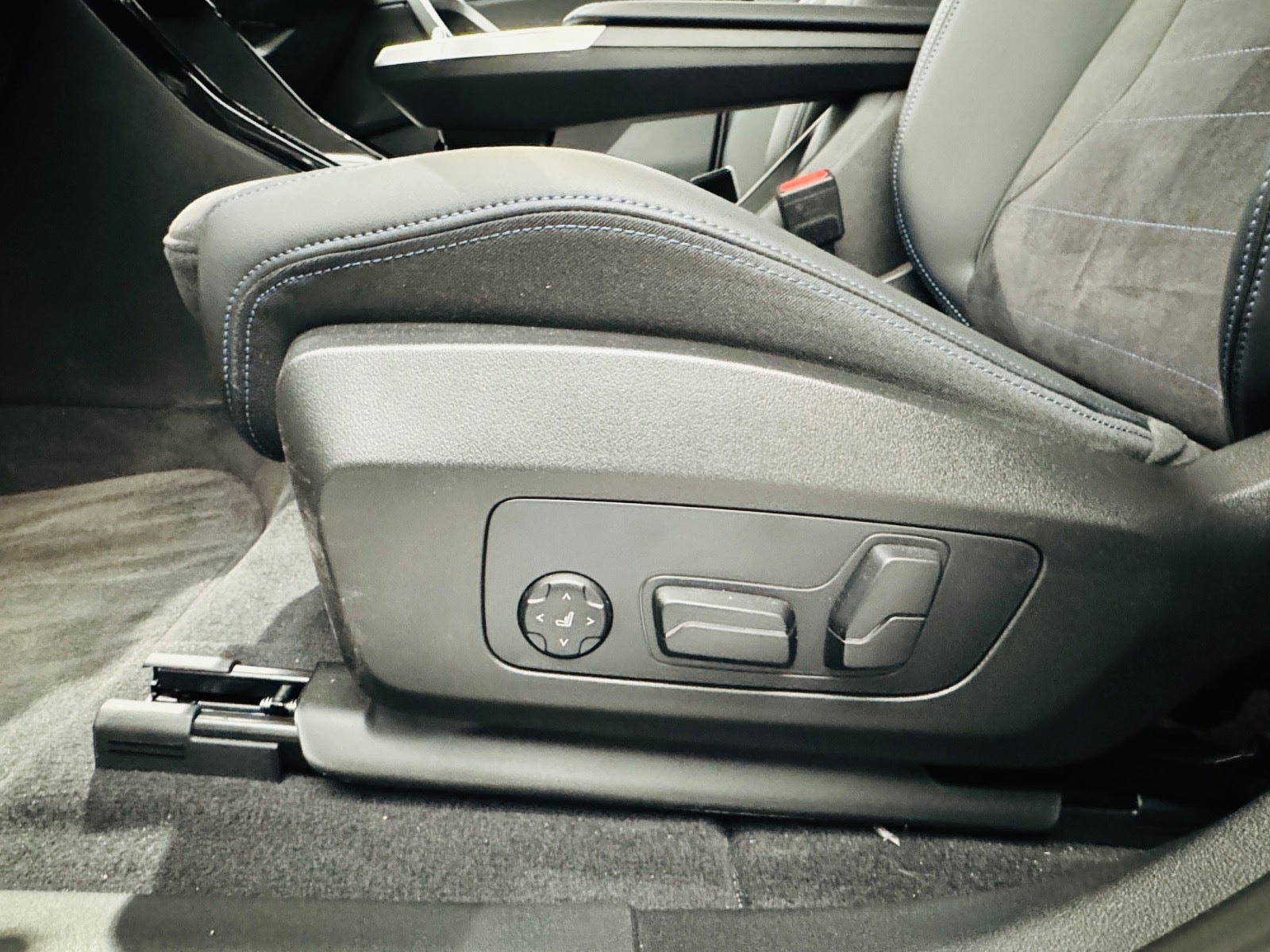 BMW iX2 eDrive20, 204ps, 2026