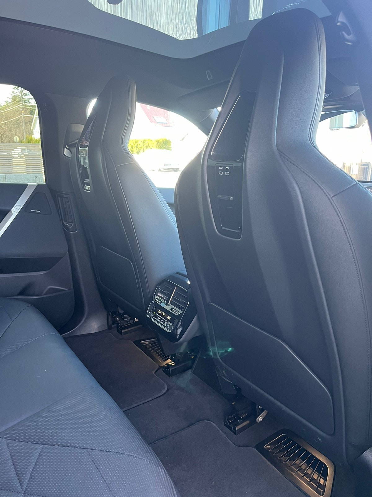 BMW iX xDrive40, 326ps, 2022