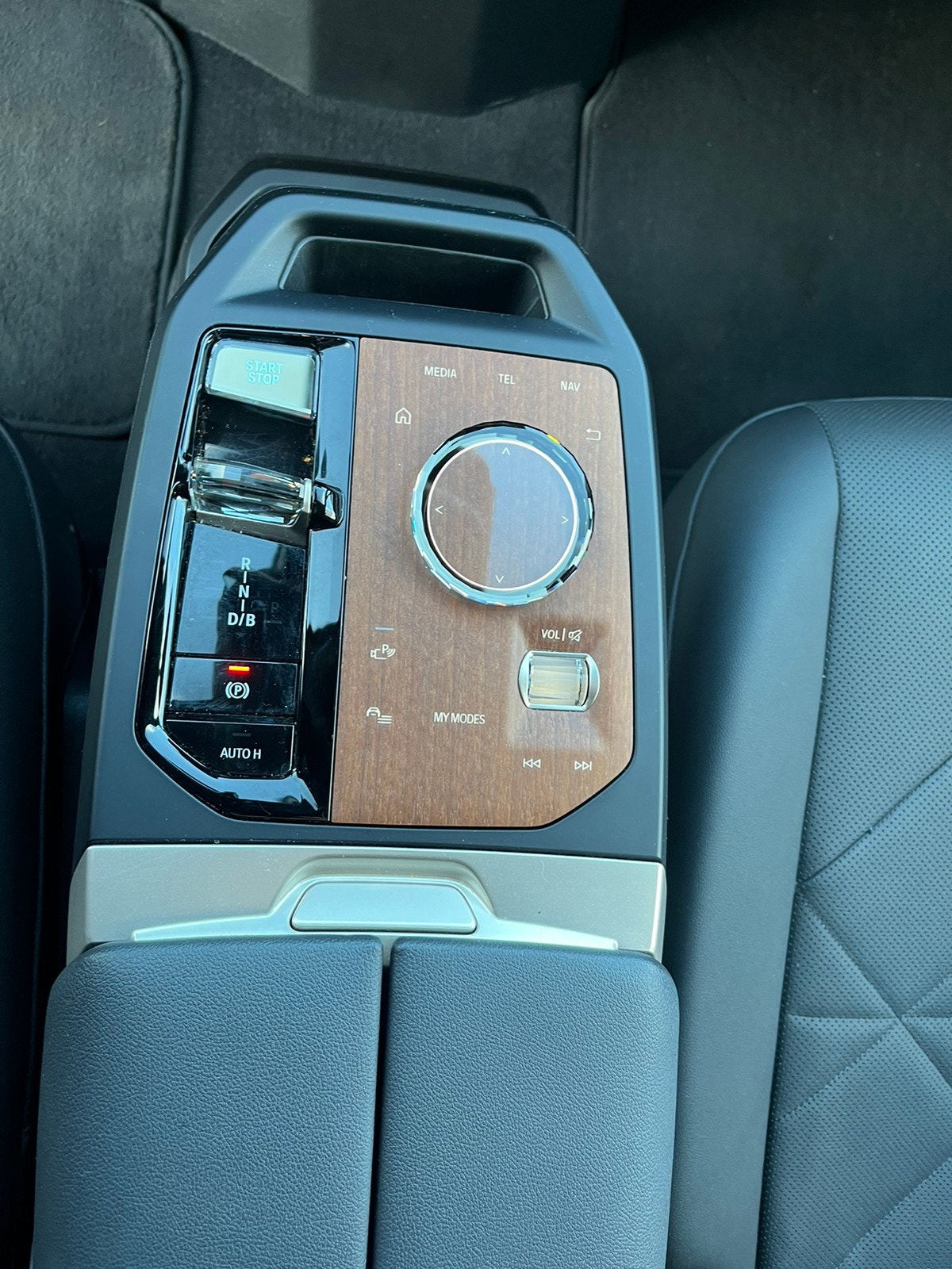 BMW iX xDrive40, 326ps, 2022